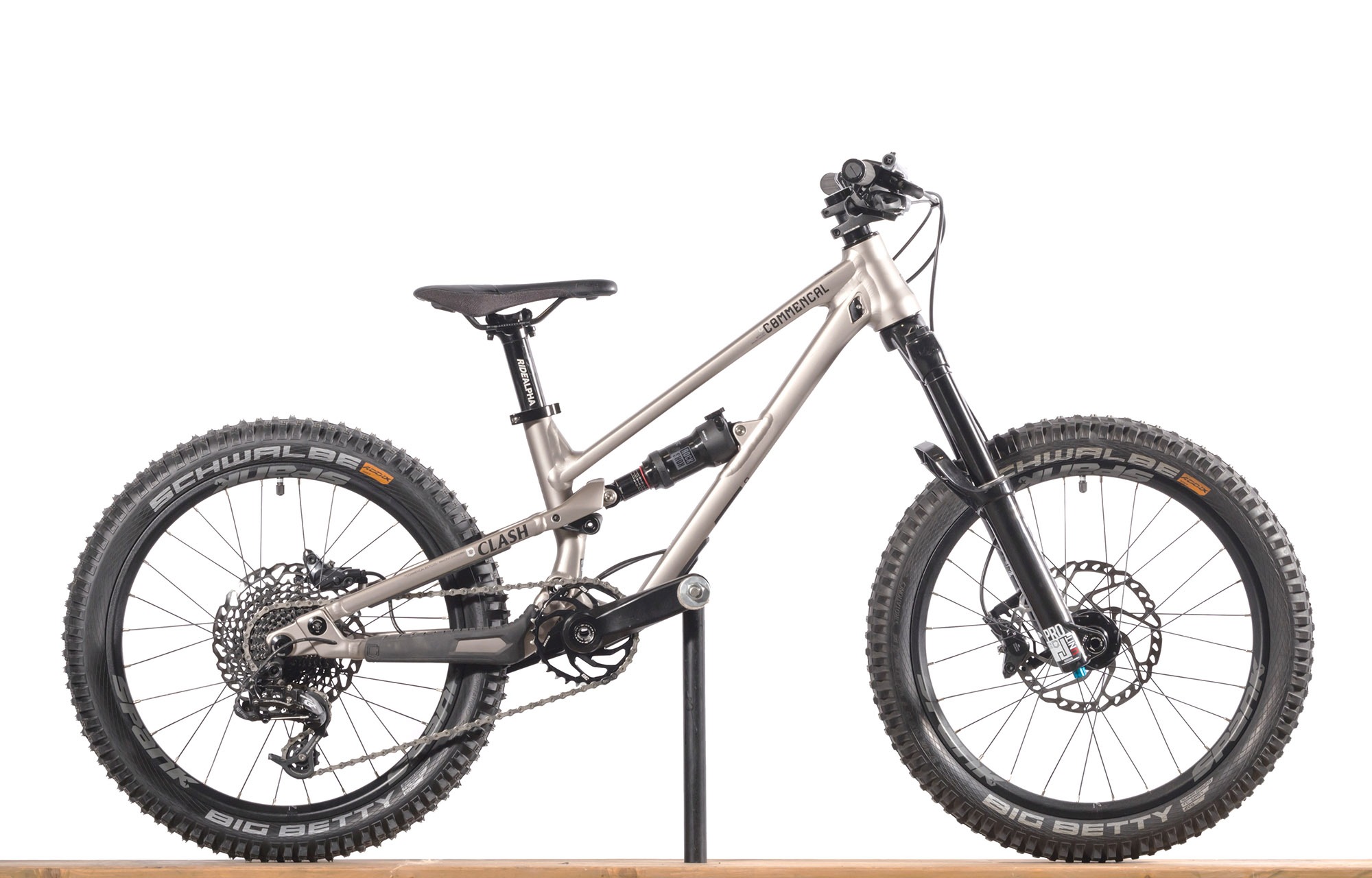 COMMENCAL CLASH 20 V2 CHAMPAGNE - 20 (22170500) image number null