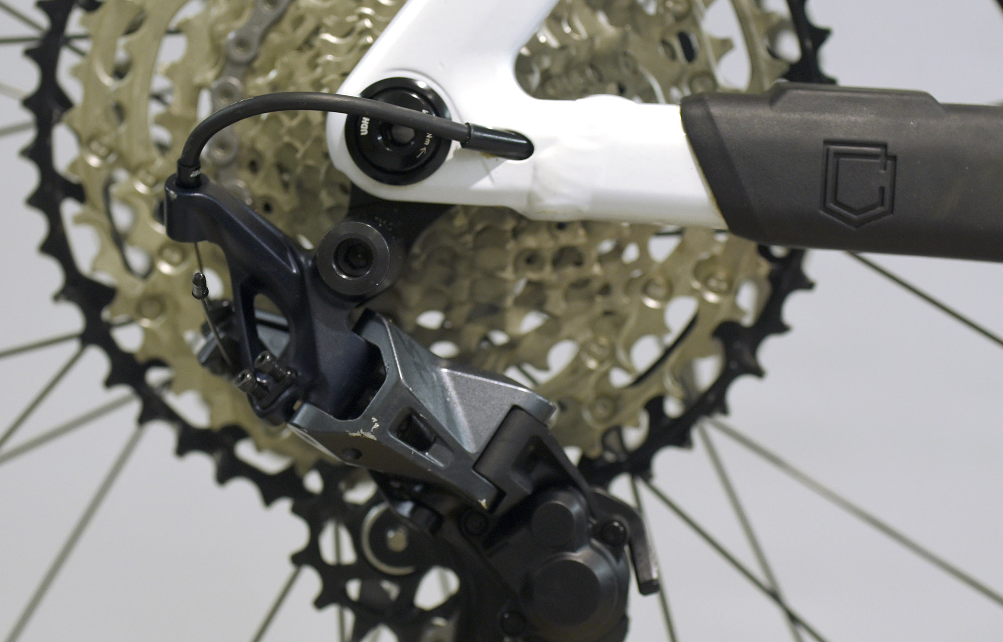 COMMENCAL META V5 ESSENTIAL PURE WHITE - L (23121203) image number null