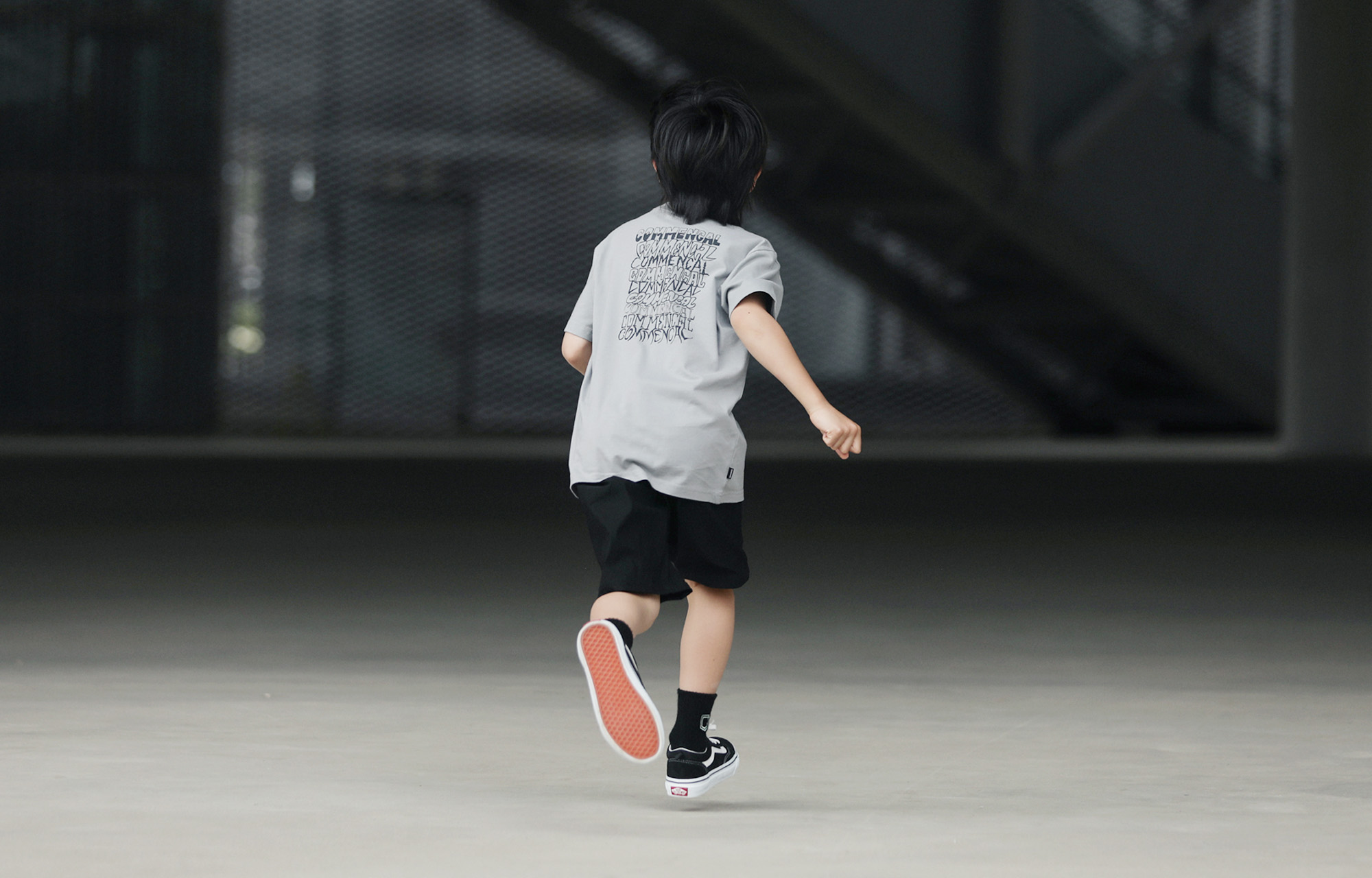 CAMISETA COMMENCAL KIDS REGULAR FIT LOGORAMA GREY image number 2