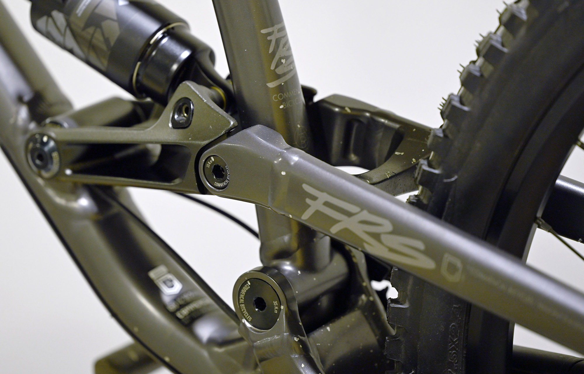 COMMENCAL FRS ESSENTIAL DARK SLATE - M (22150502) image number null