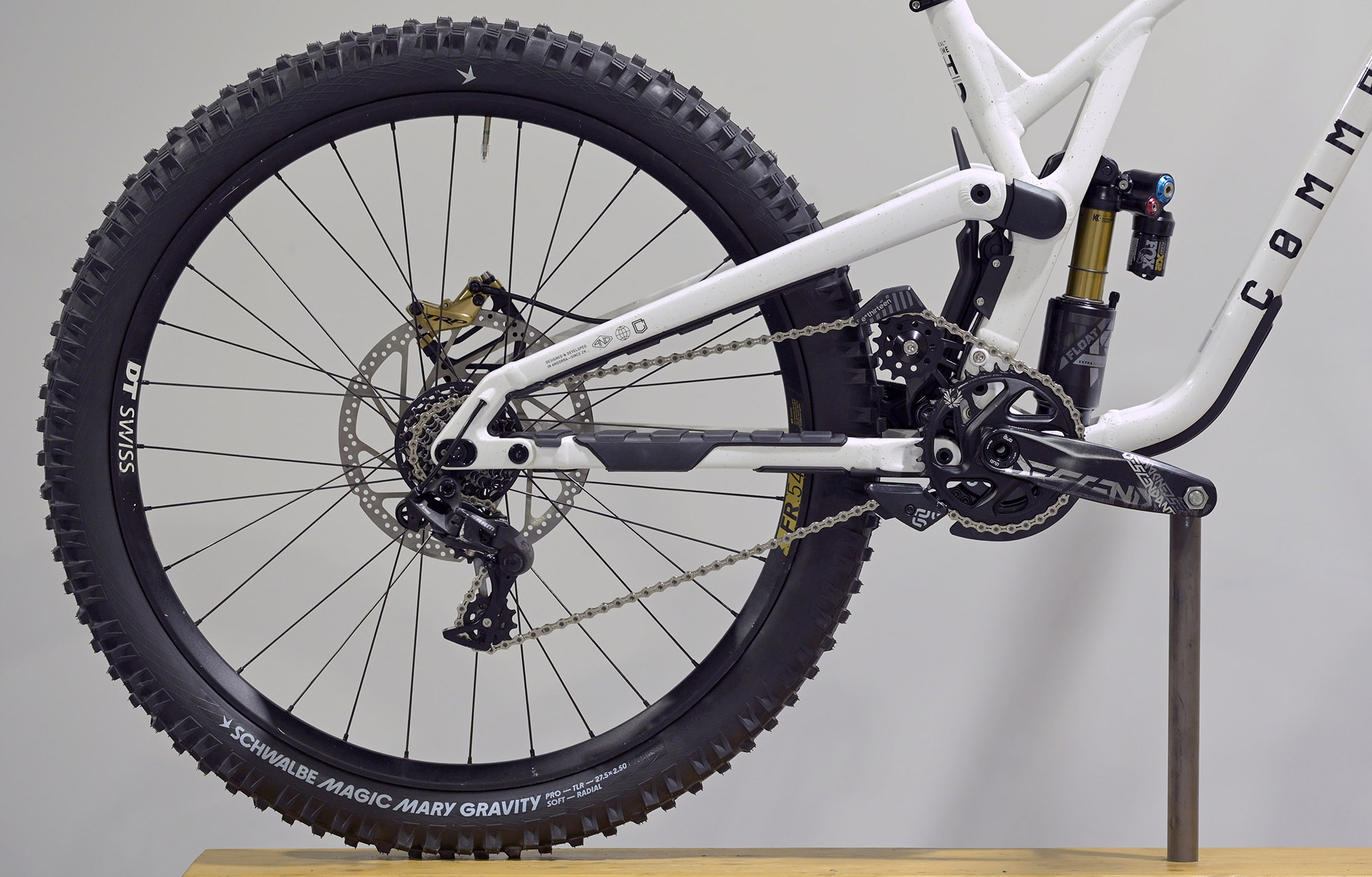 COMMENCAL SUPREME DH V5 SIGNATURE LTD GLITTERY WHITE - L (23151003) image cover number large 0