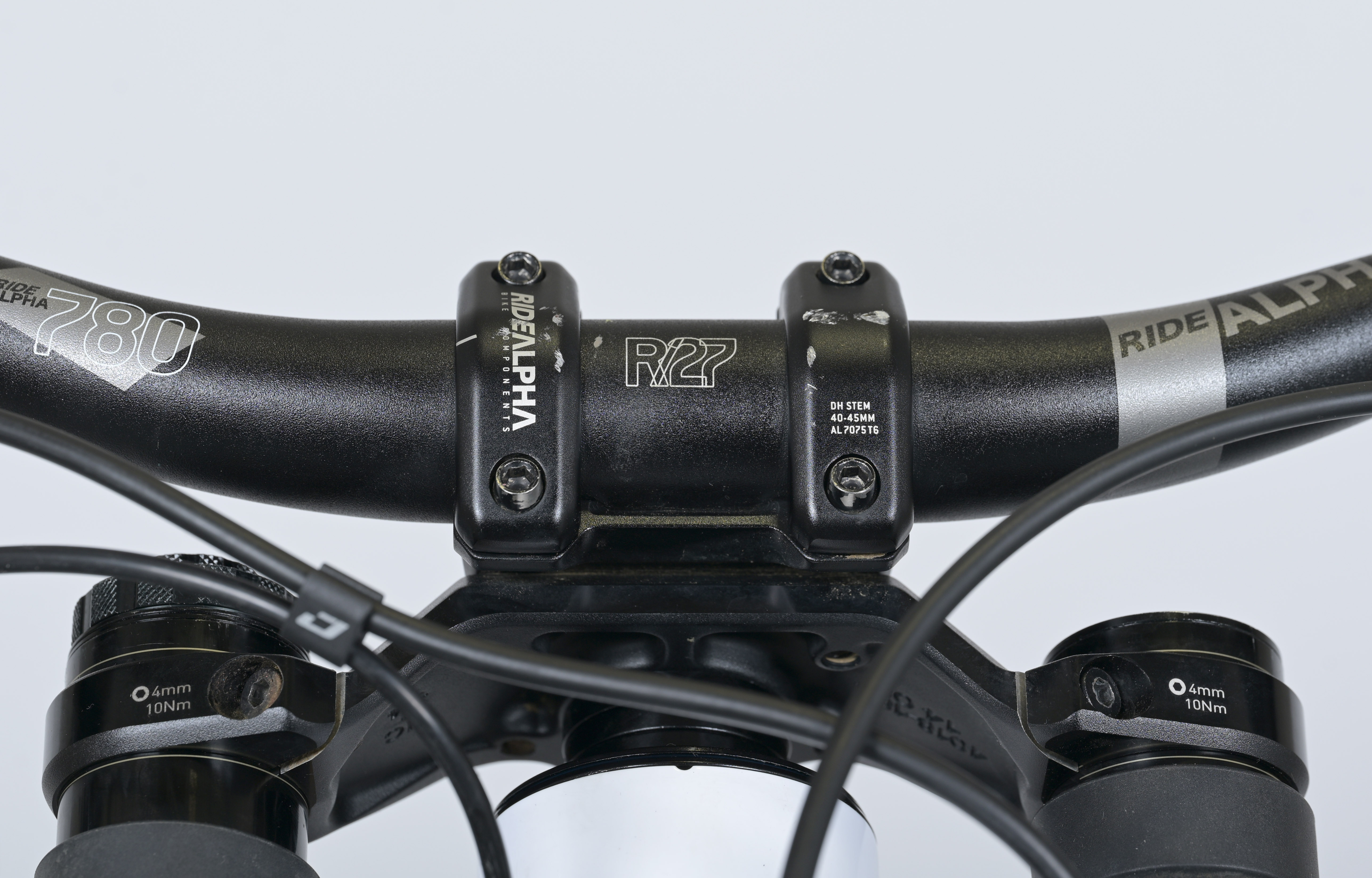 COMMENCAL SUPREME DH V5 ROCKSHOX PURE WHITE - L (24157103) image cover number large 9