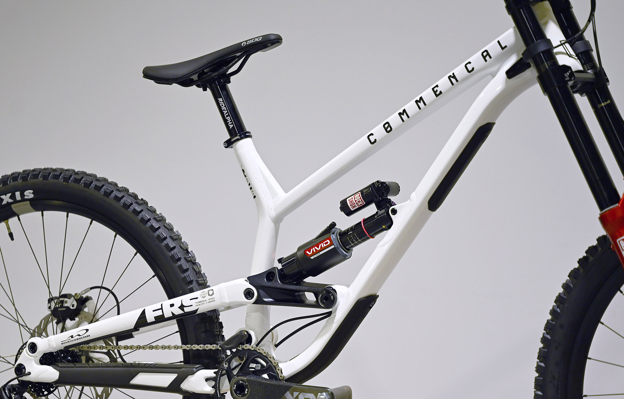COMMENCAL FRS ULTIMATE WHISTLER EDITION - L (24156303) image number null