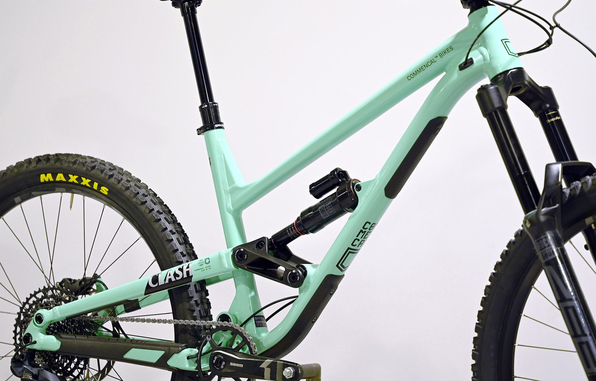 COMMENCAL CLASH RIDE EMERALD GREEN - L (23130103) image cover number large 1