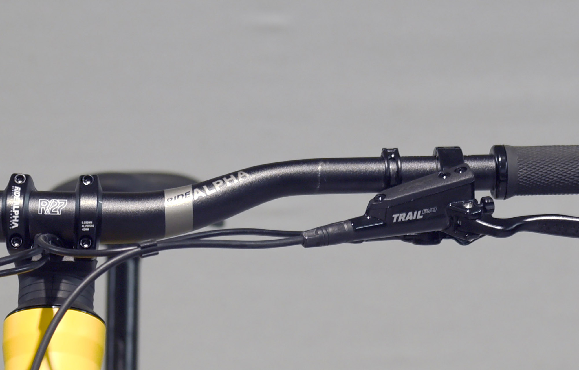COMMENCAL T.E.M.P.O. OHLINS EDITION YELLOW - L (22121103) image number null