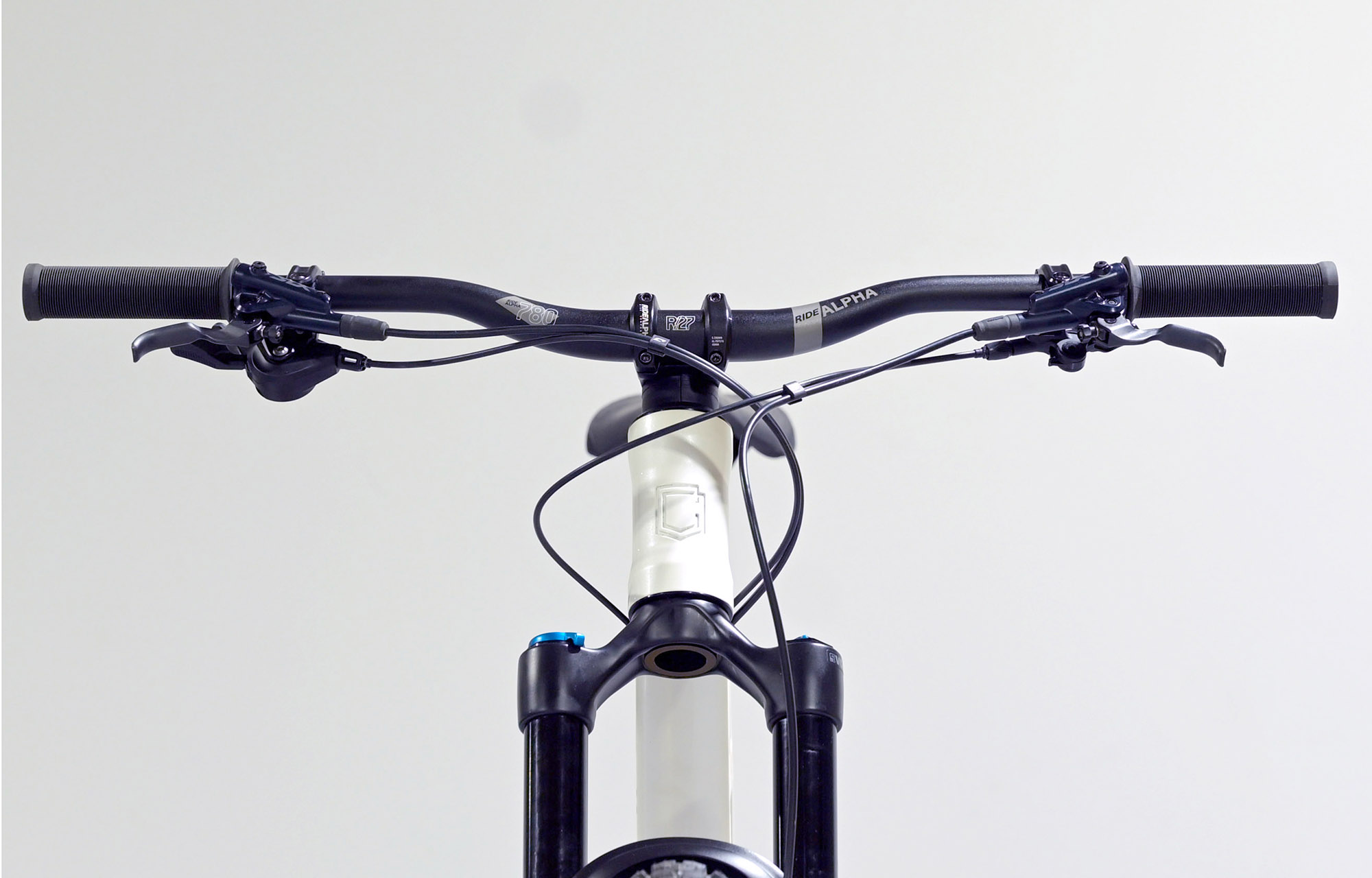 COMMENCAL META SX V5 ESSENTIAL CLEAR SILVER - M (23131602) image cover number large 2