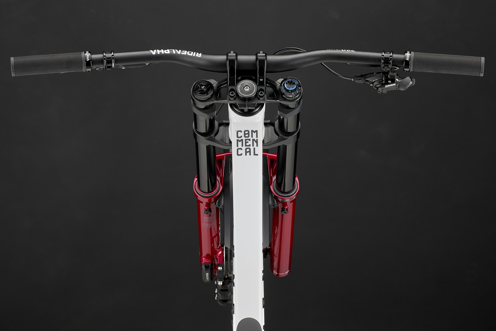 COMMENCAL SUPREME DH V5.2 ROCKSHOX PURE WHITE 2027 image large number 3