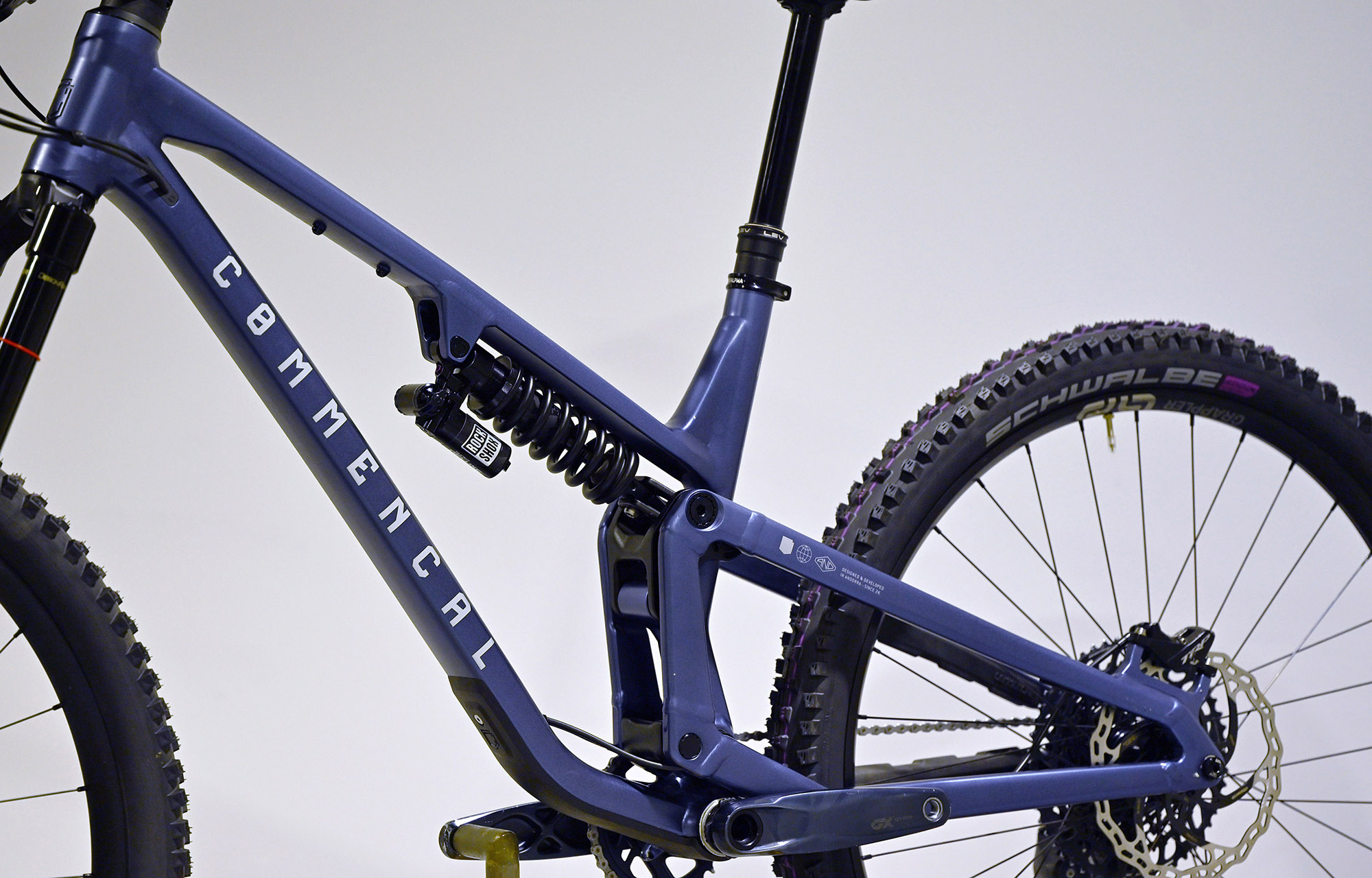 COMMENCAL META V5 RACE SPARKLY BLUE - L (23121303) image cover number large 5