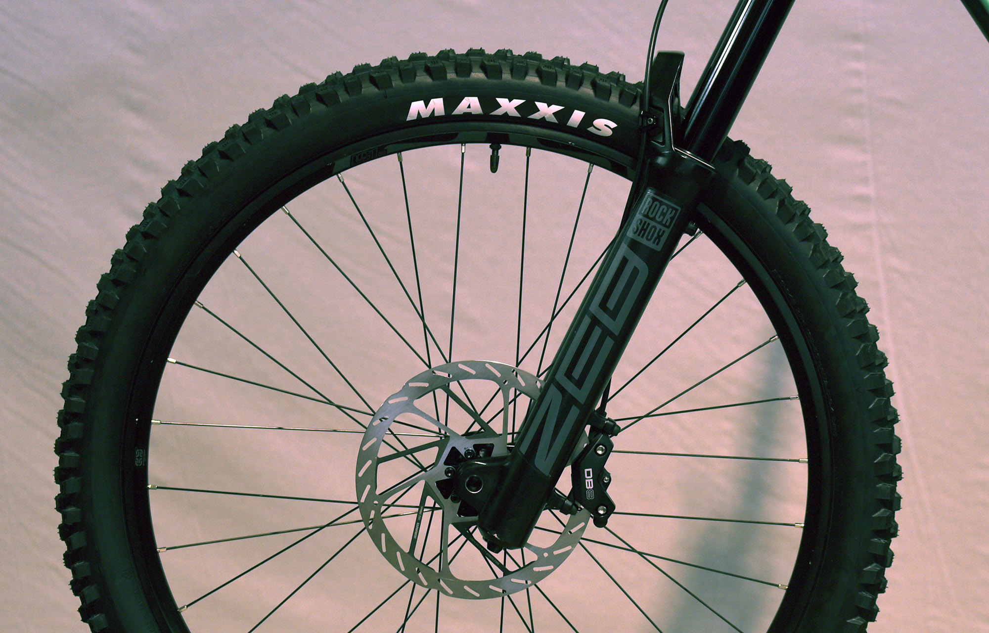 COMMENCAL CLASH RIDE EMERALD  GREEN NEW ROCKSHOX - S (23130101) image number null