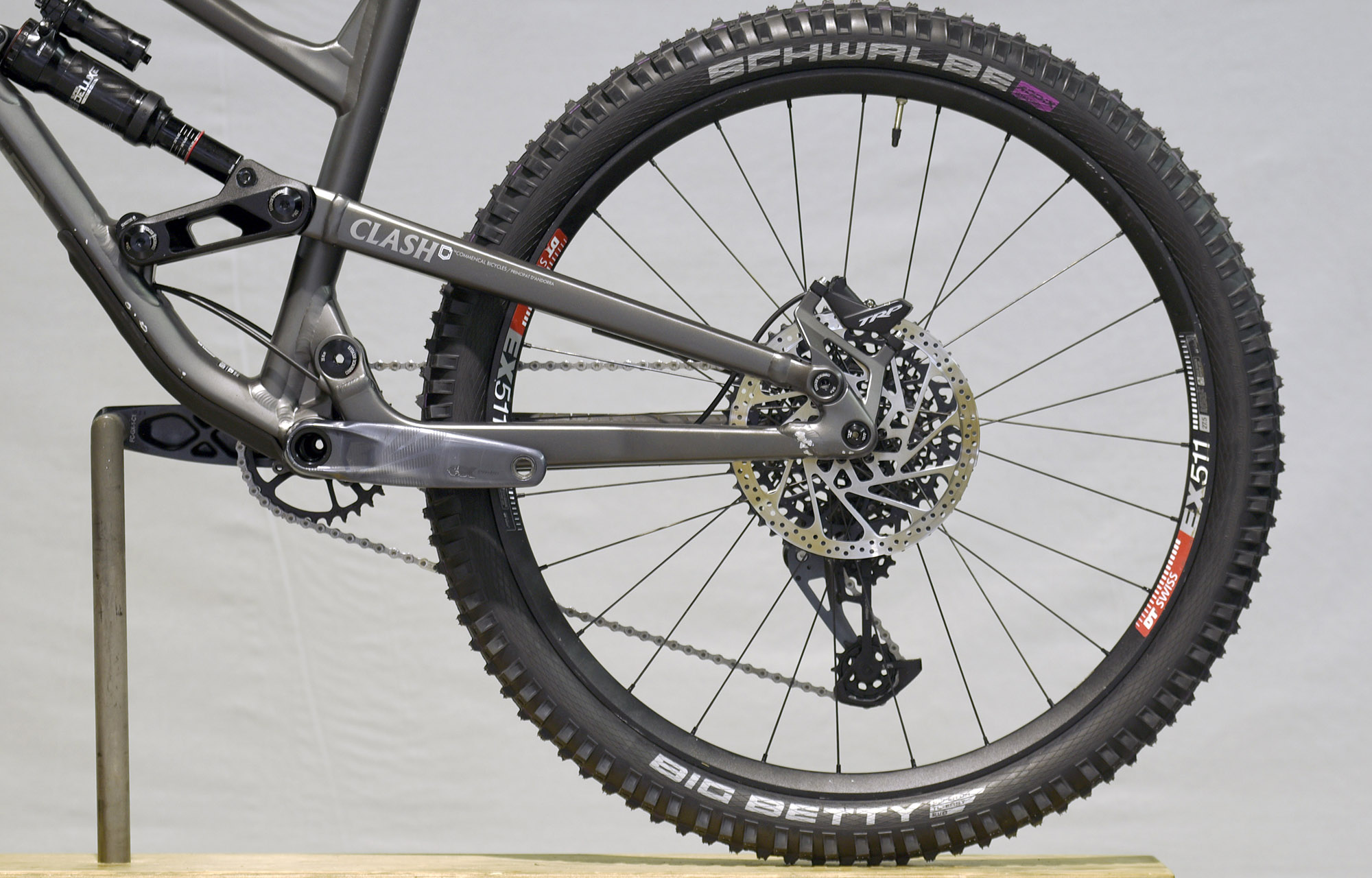 COMMENCAL CLASH RACE DARK SLATE - M (22131502) image number null