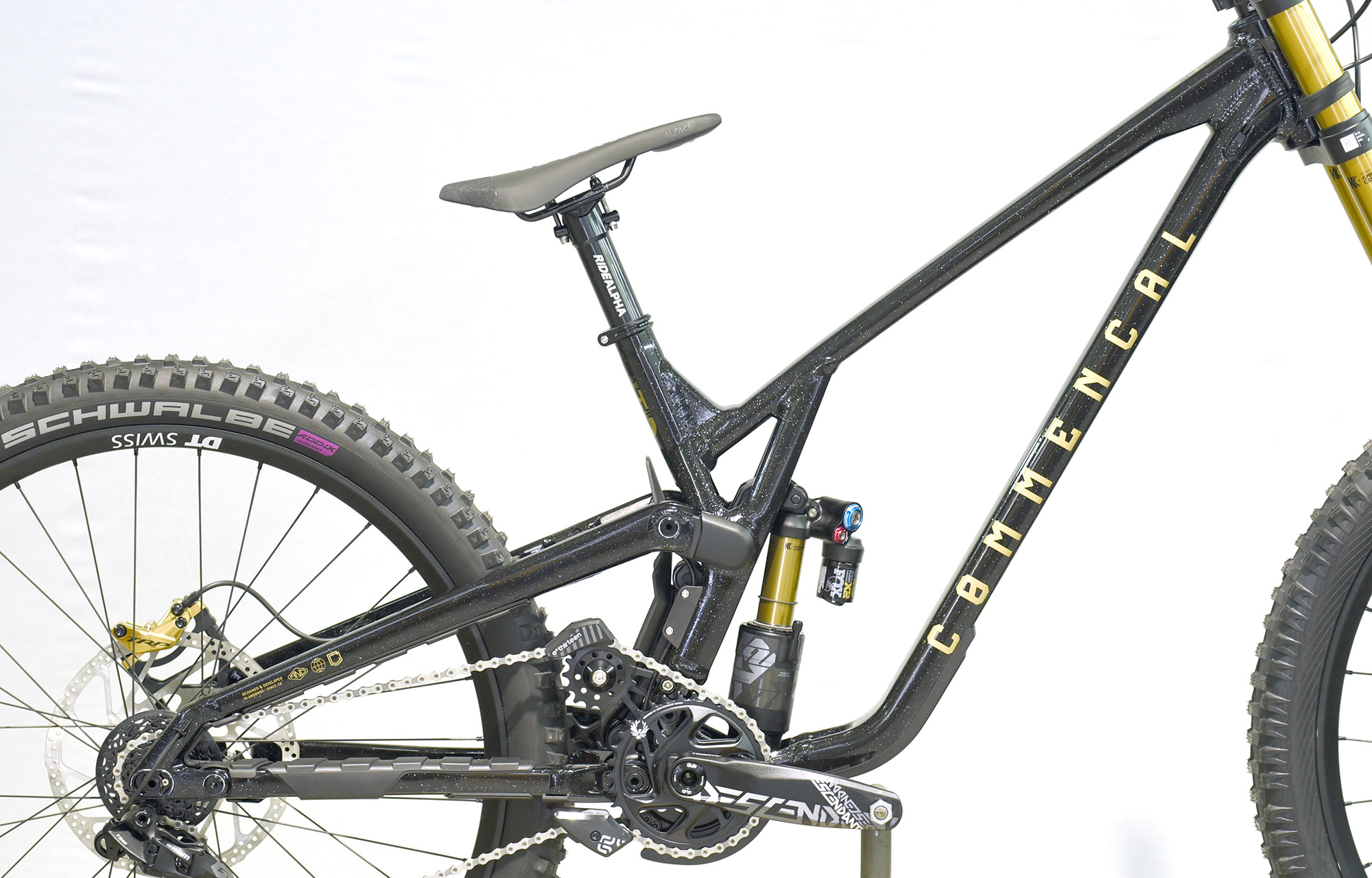 COMMENCAL SUPREME DH V5 SIGNATURE LTD GLITTERY BLACK - L (24150303) image number null