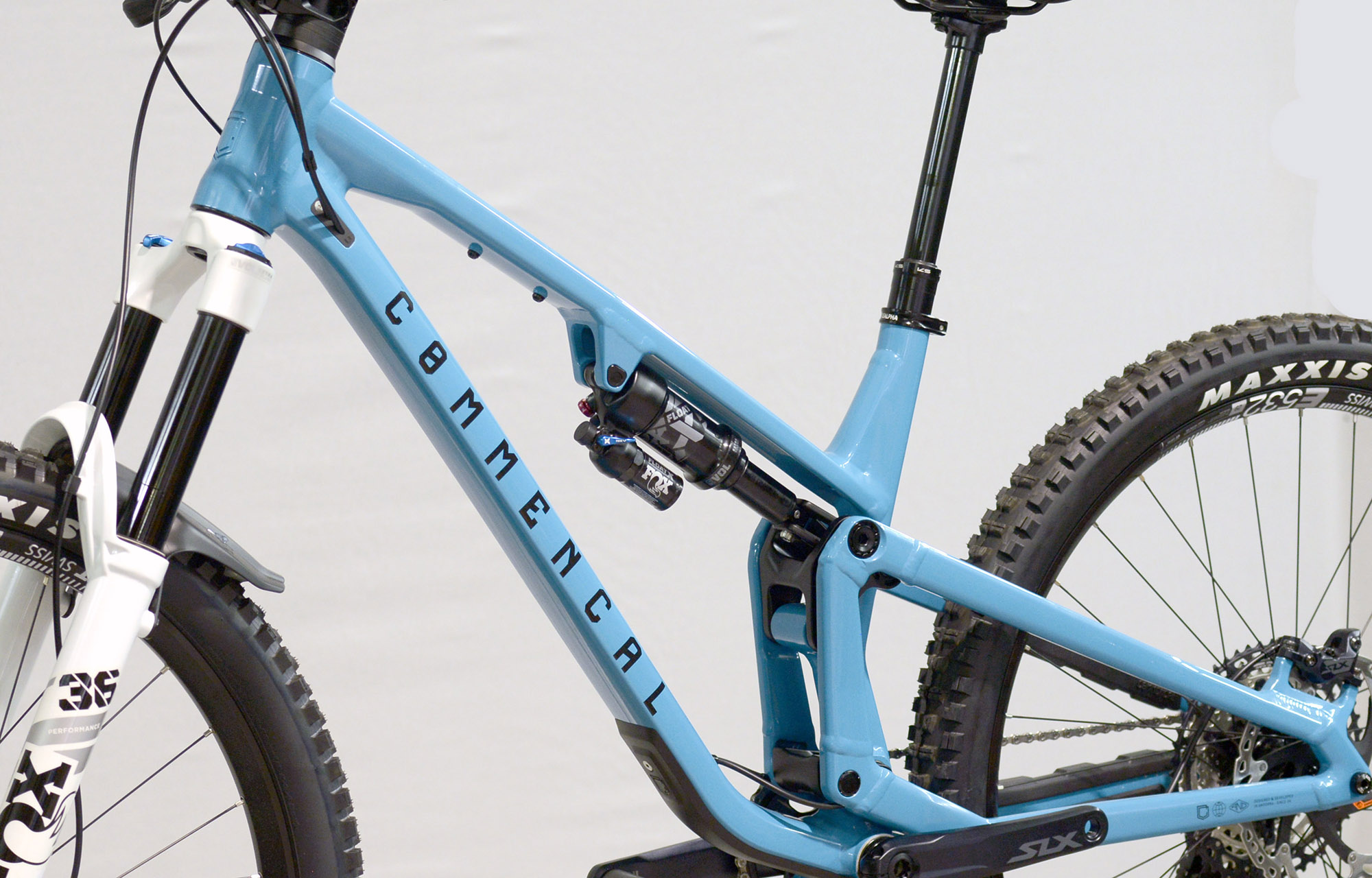 COMMENCAL META V5 ESSENTIAL URANIAN BLUE - M (23121202) image number null