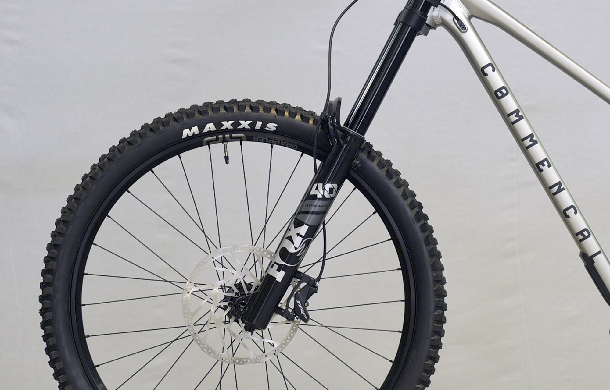 COMMENCAL SUPREME DH V5 ESSENTIAL SILVER - L (23150903) image number null