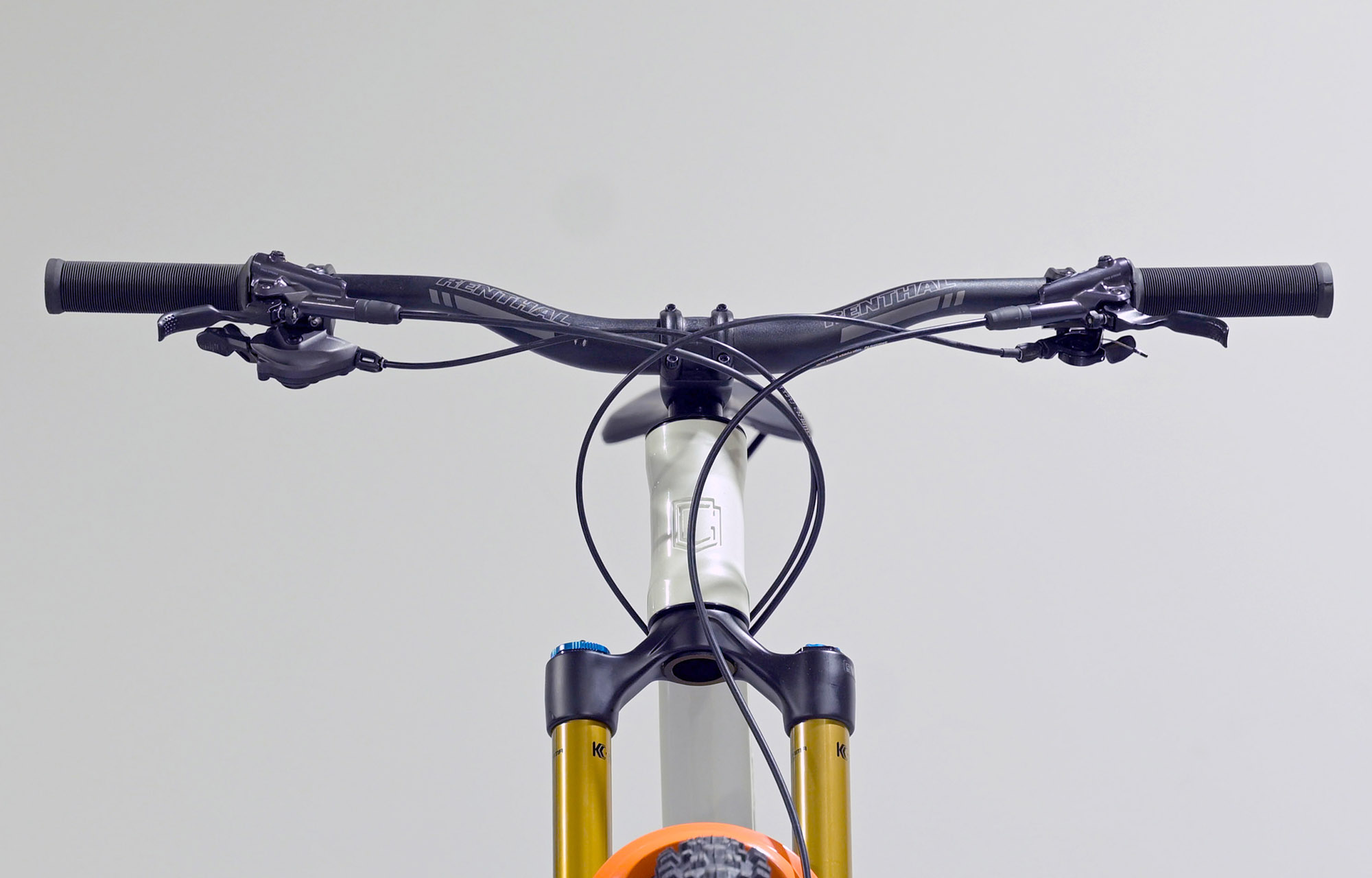 COMMENCAL META V5 SIGNATURE CLEAR SILVER - M (23121002) image cover number large 2