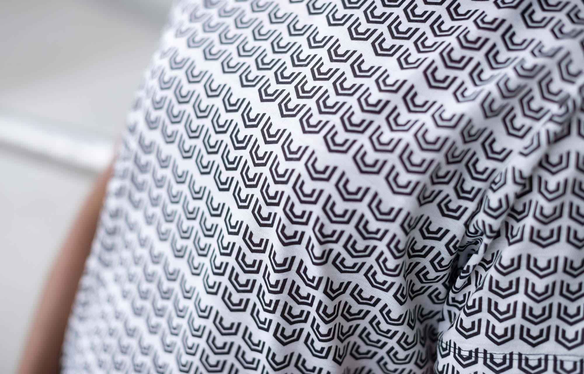 T-SHIRT COMMENCAL WOMEN MONOGRAM BLACK & WHITE image number 5