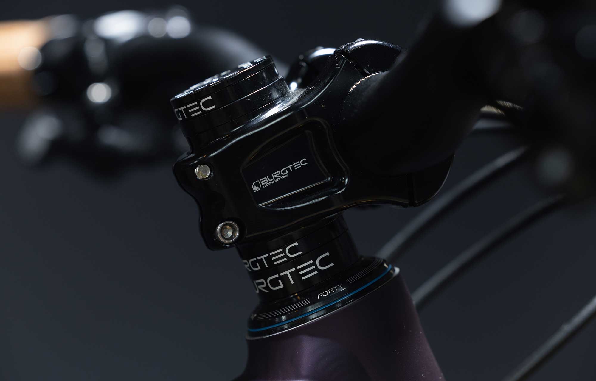 COMMENCAL META TR V4 ALC BURGTEC METALLIC PURPLE image number null