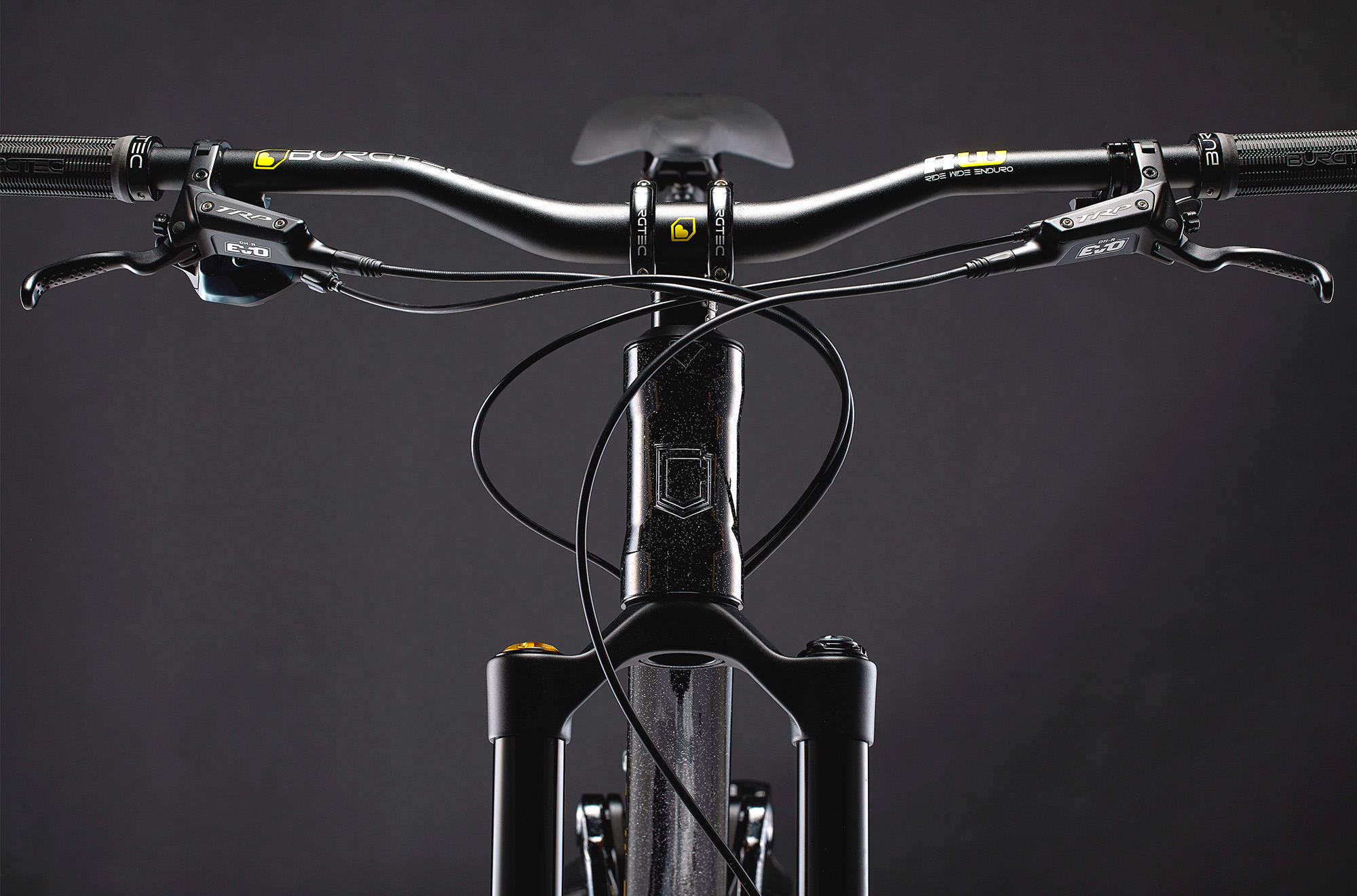 COMMENCAL META V5 OHLINS EDITION GLITTERY BLACK image number null