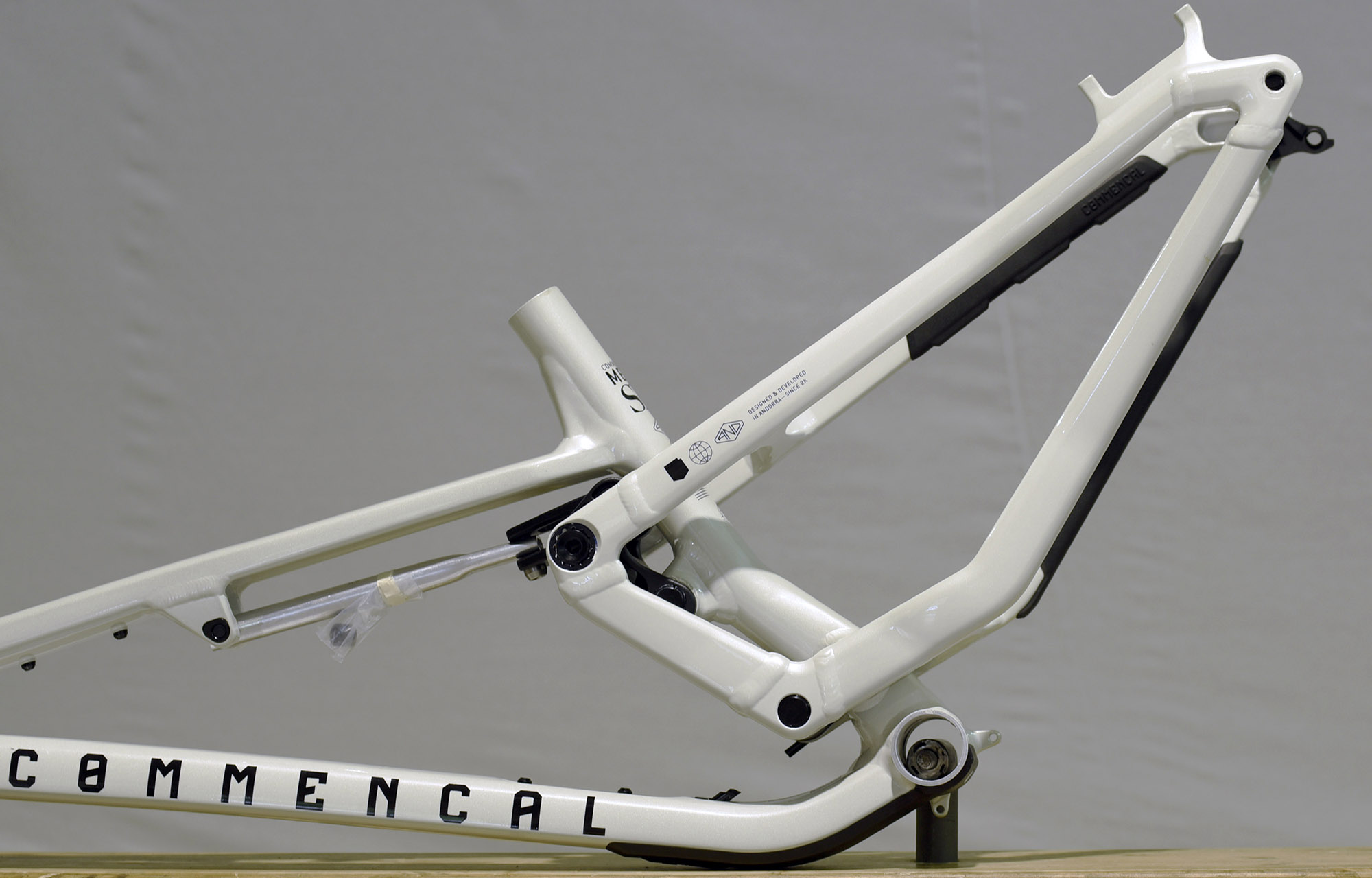 FRAME COMMENCAL META SX V5 CLEAR SILVER - S (23230401) image number null