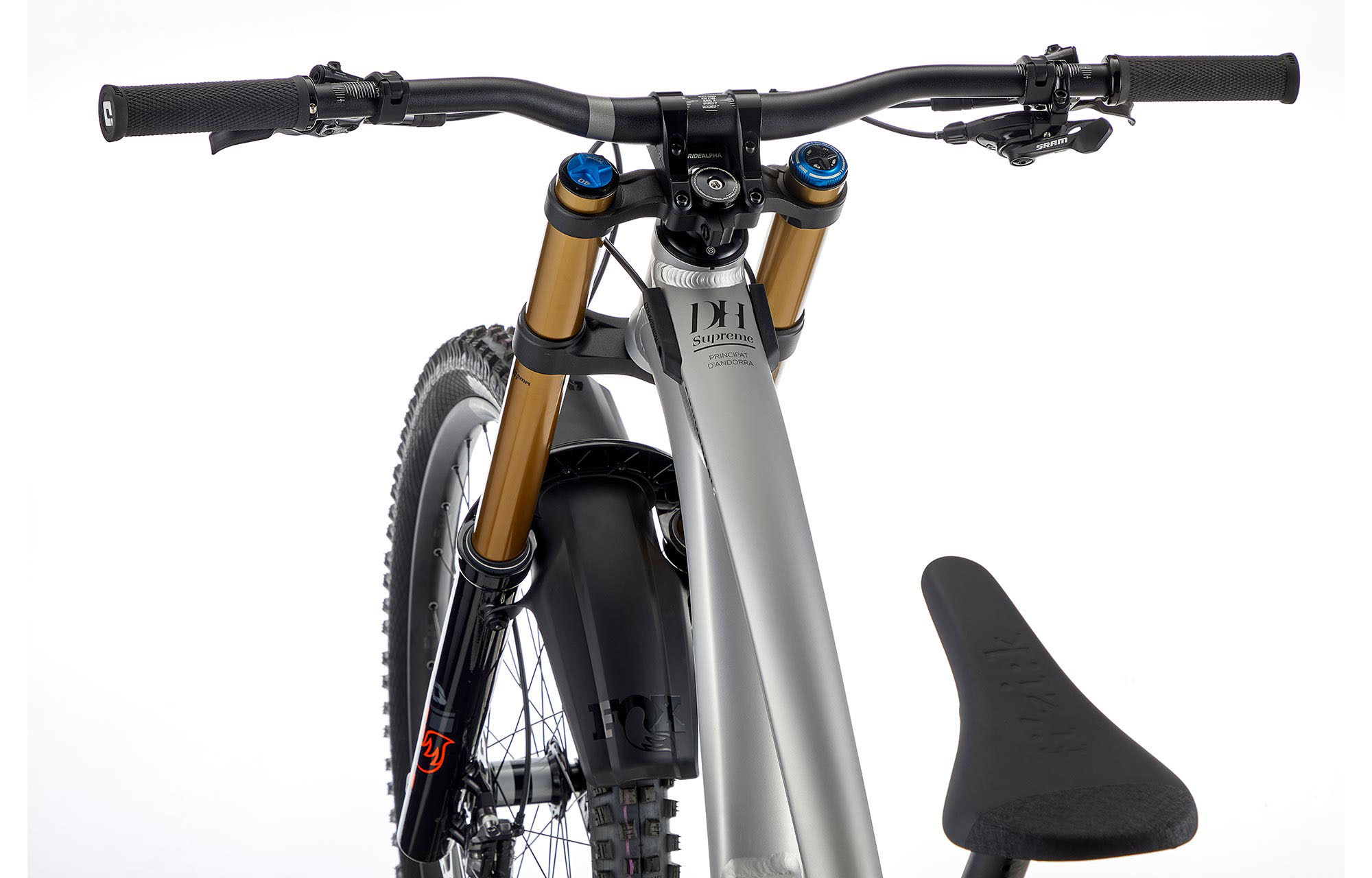 COMMENCAL SUPREME DH V4 SIGNATURE SILVER image cover number large 2