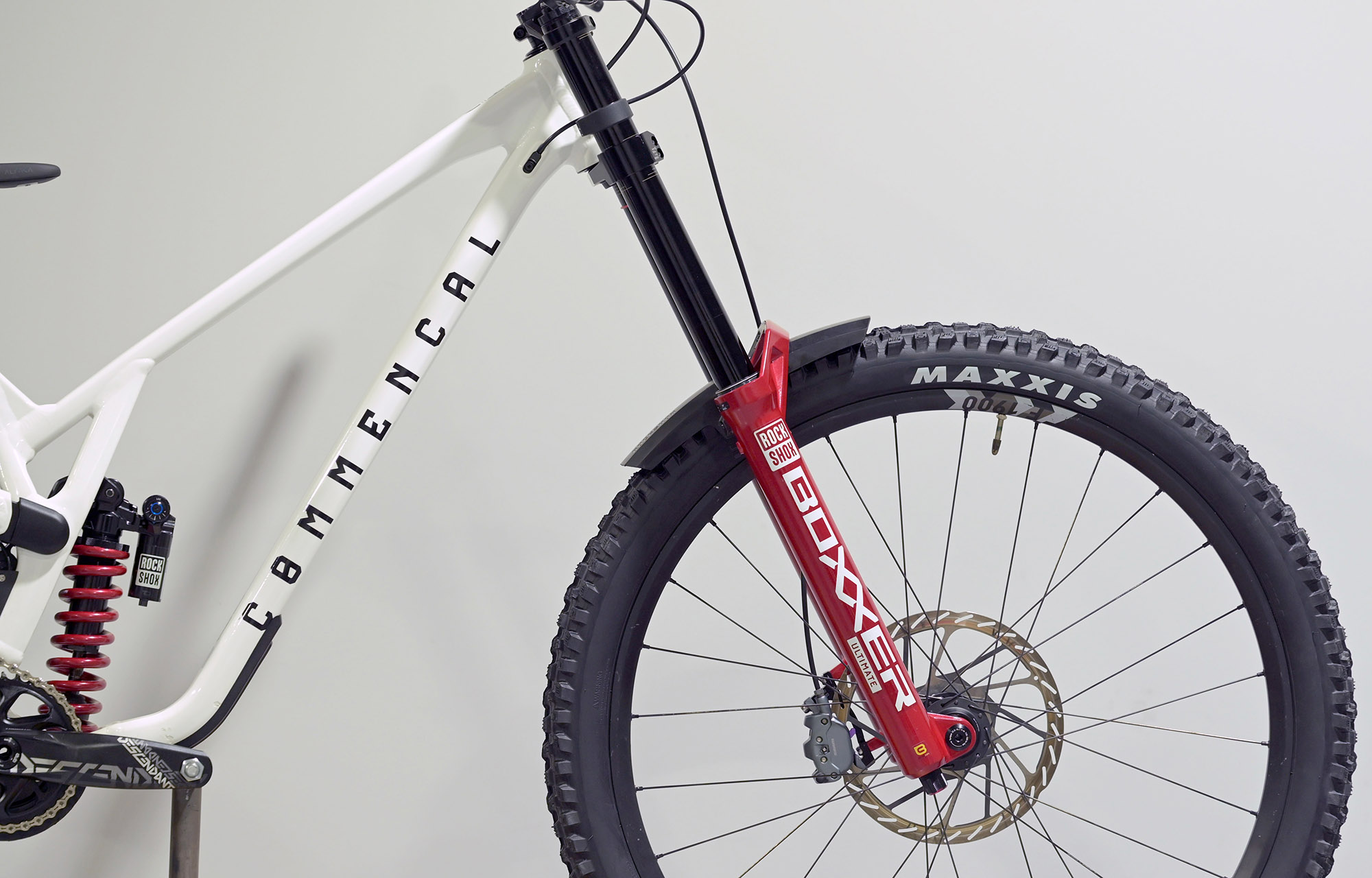 COMMENCAL SUPREME DH V5 ROCKSHOX PURE WHITE - L (24157103) image cover number large 1