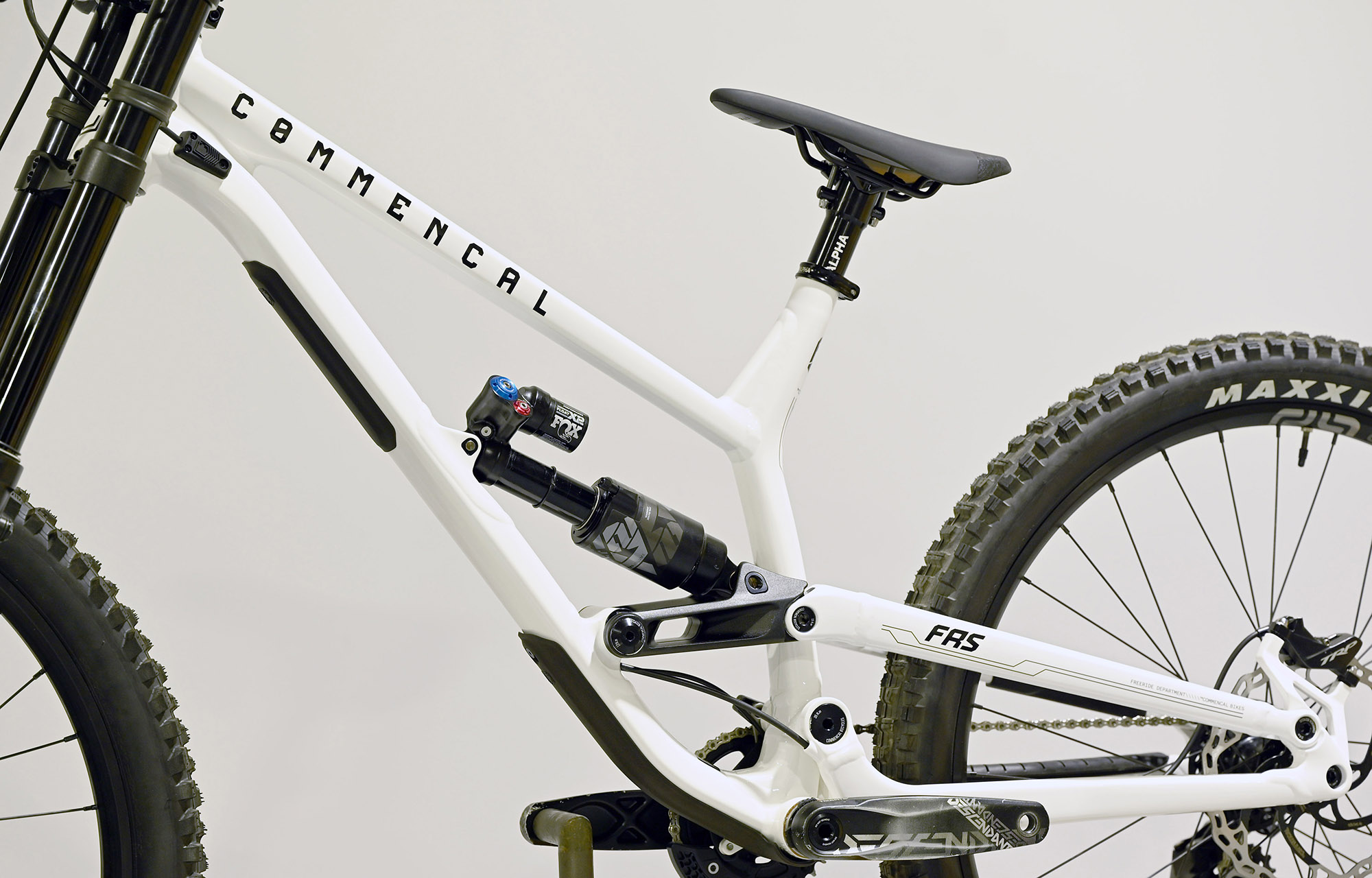 COMMENCAL FRS ESSENTIAL PURE WHITE - M (22150502) image number null