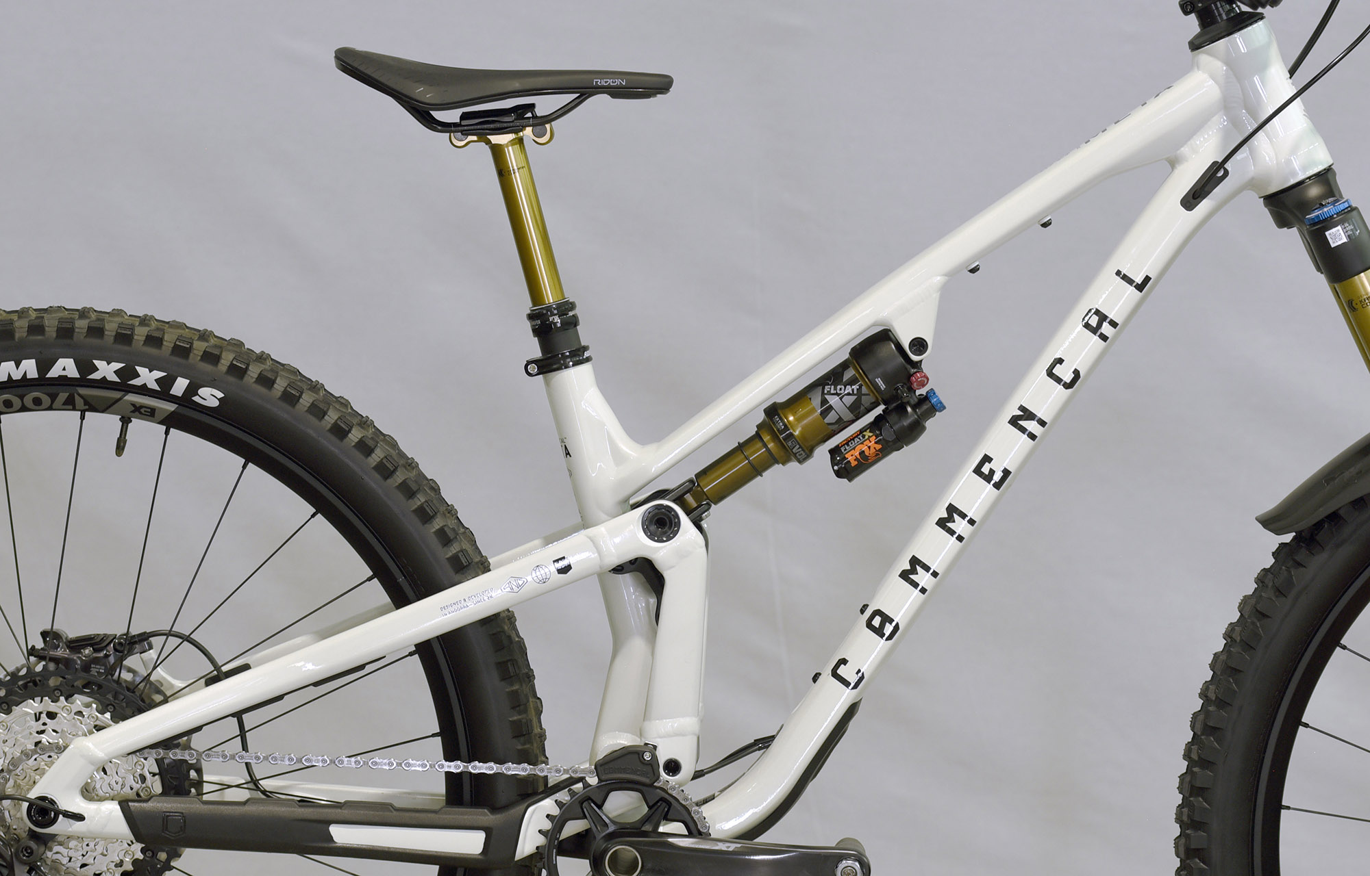 COMMENCAL META V5 SIGNATURE CLEAR SILVER - S (23121001) image number null