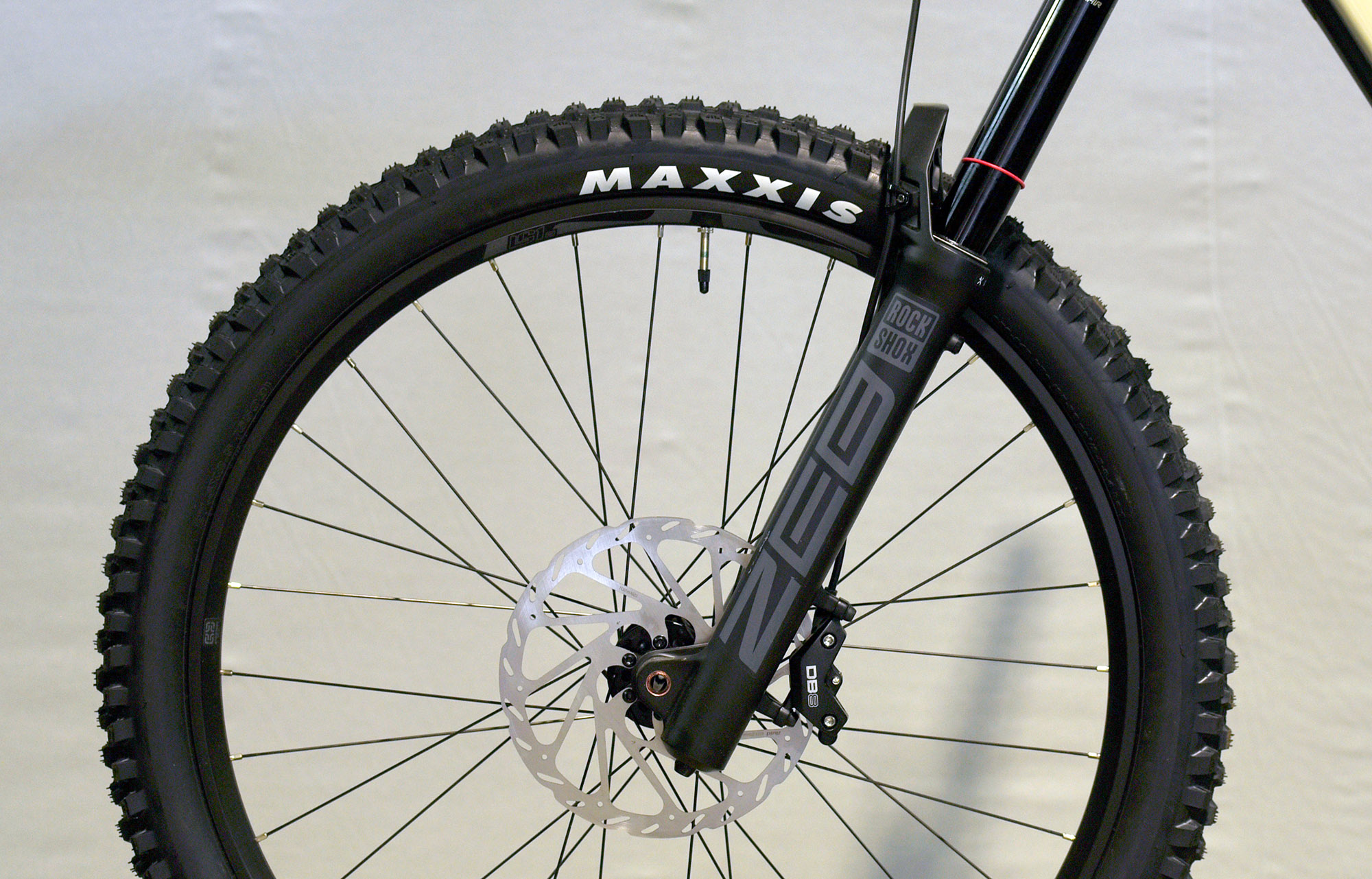 COMMENCAL CLASH RIDE CHALK NEW ROCKSHOX - S (23132101) image number null