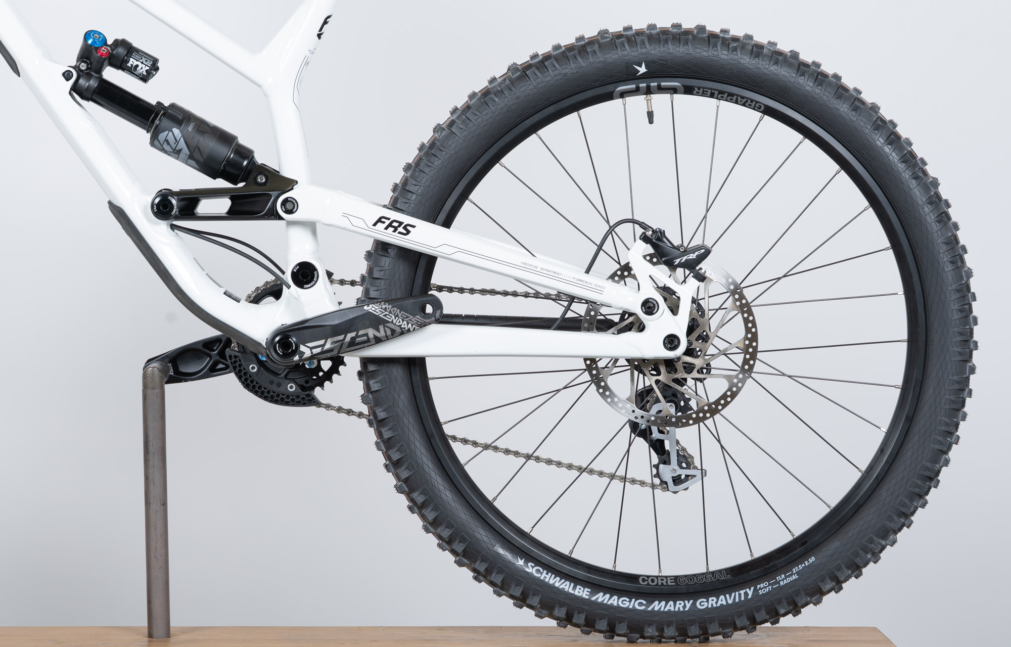 COMMENCAL FRS ESSENTIAL PURE WHITE - M (23150502) image cover number large 2