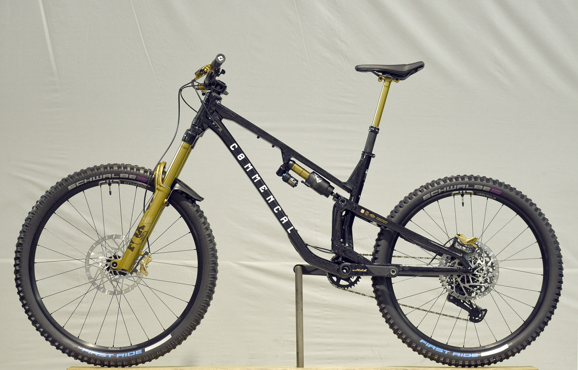 COMMENCAL META SX V5 GLITTERY BLACK [COMMENCAL TEAM] - L (24100031) image number null