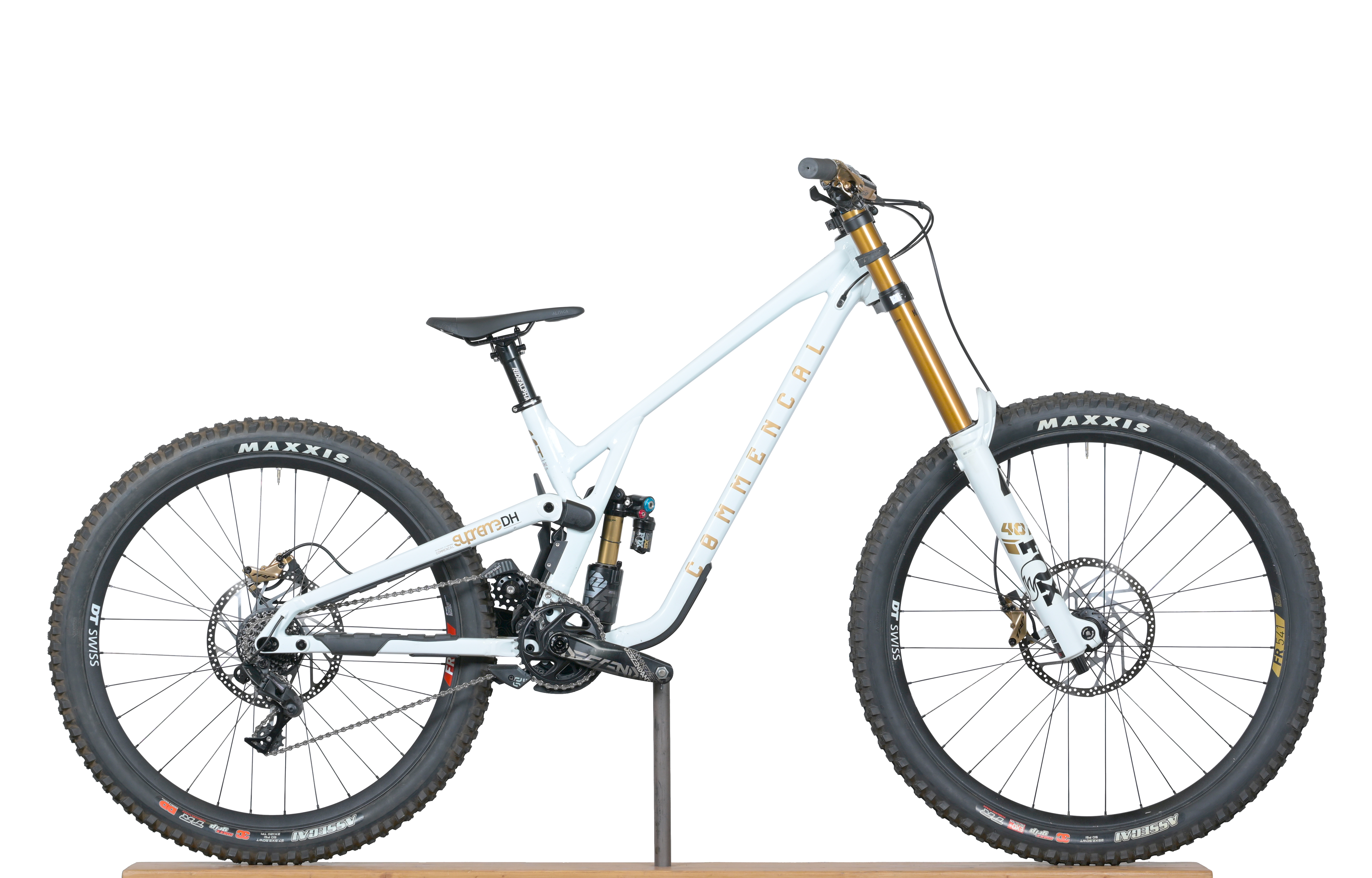 COMMENCAL SUPREME DH V5 SIGNATURE LTD PURE WHITE - M (23151002) image number null
