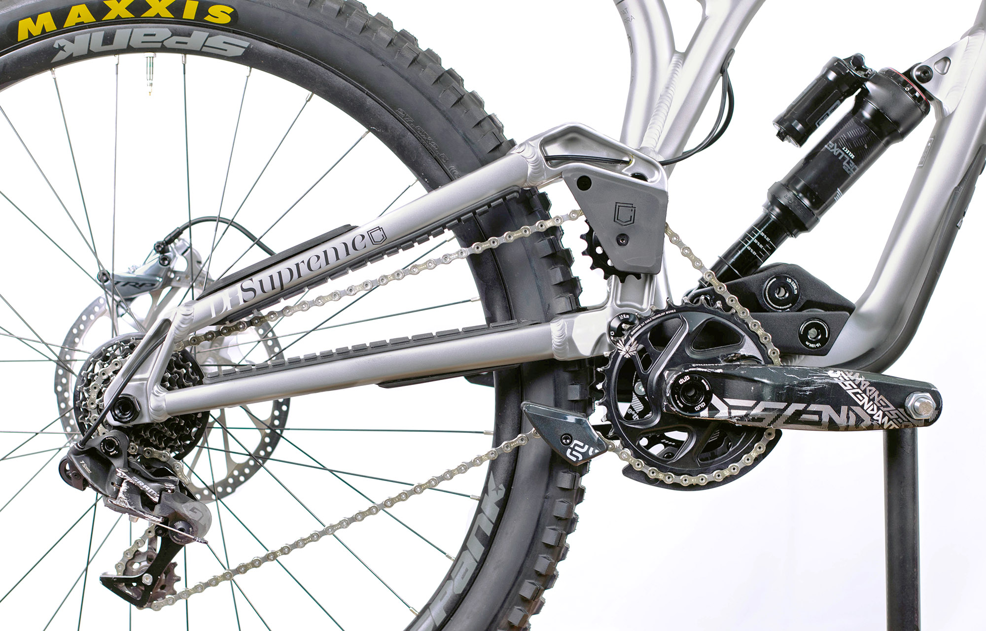 COMMENCAL SUPREME DH V4 XS SILVER (22170900) image cover number large 0