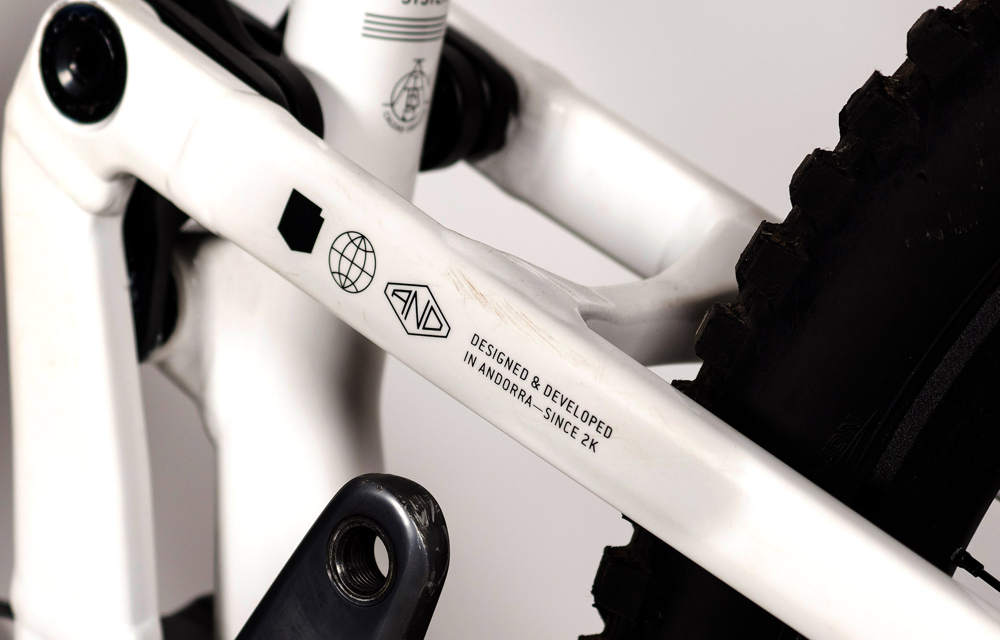 COMMENCAL META SX V5 PURE WHITE ALC - M (24102003) image number null