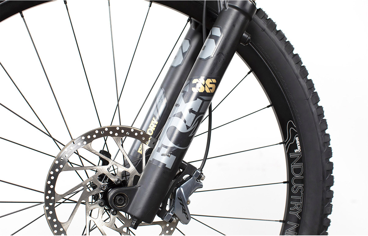 COMMENCAL META TR SIGNATURE HIGH POLISHED ALC (M) image number null