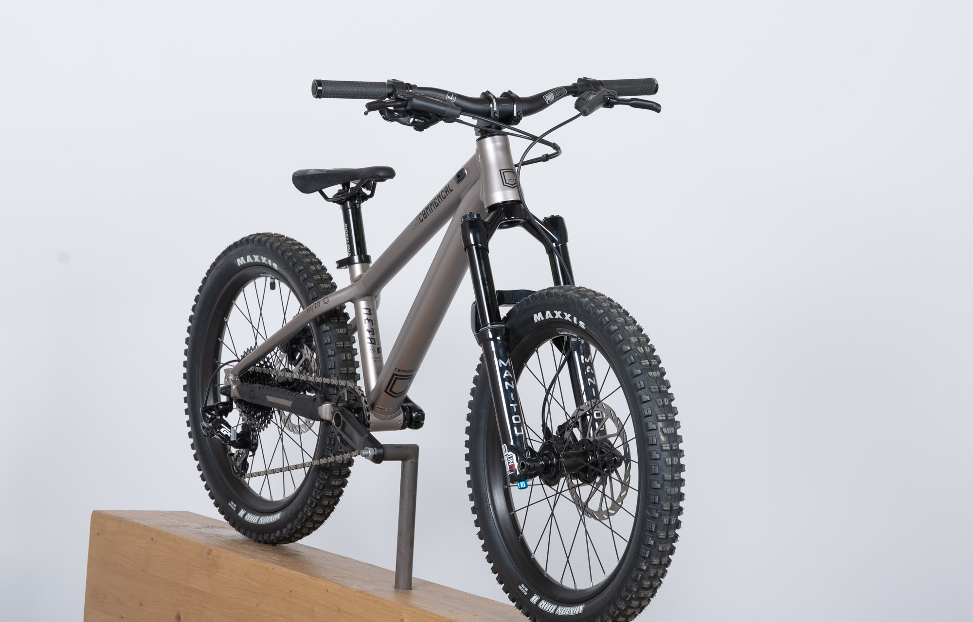 COMMENCAL META HT 20 CHAMPAGNE - (22170100) image cover number large 2