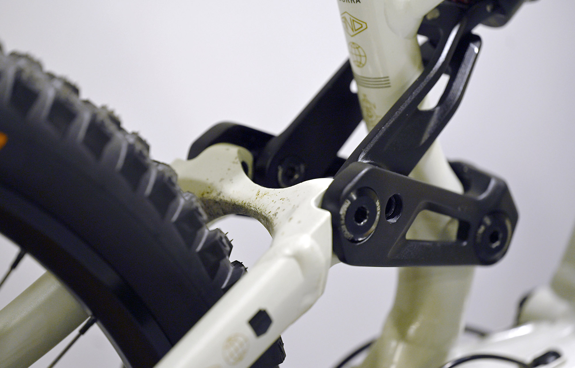 COMMENCAL META POWER SX BOSCH CLEAR SILVER  [COMMENCAL TEAM] ALC - M (24100030) 2862 km image cover number large 9