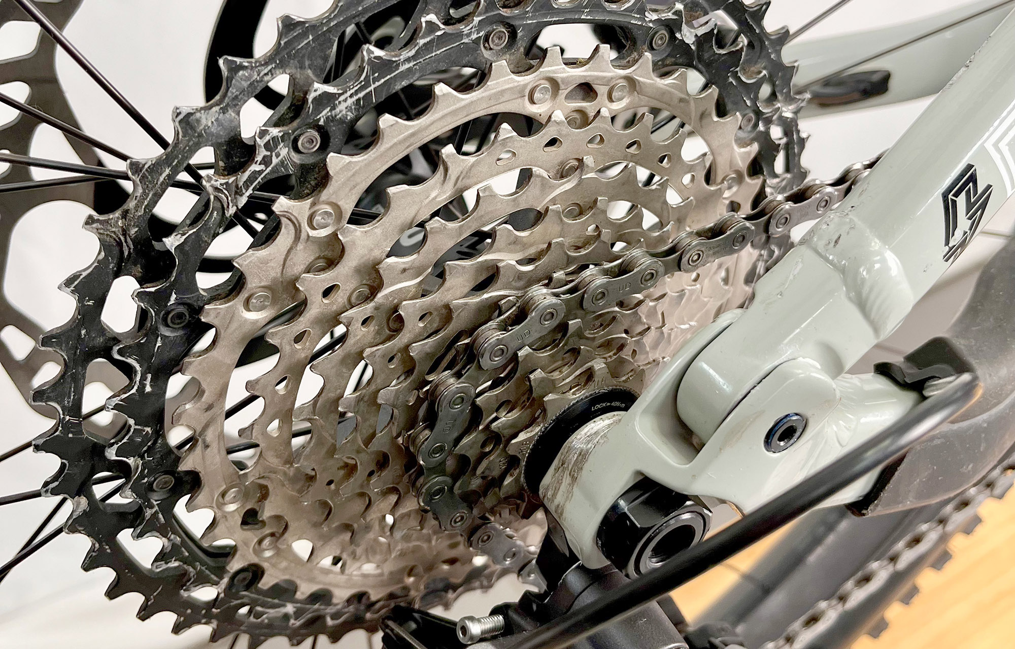 COMMENCAL META POWER TR SHIMANO OHLINS EDITION ASH GREY - L (22181603) 1233 km image number null