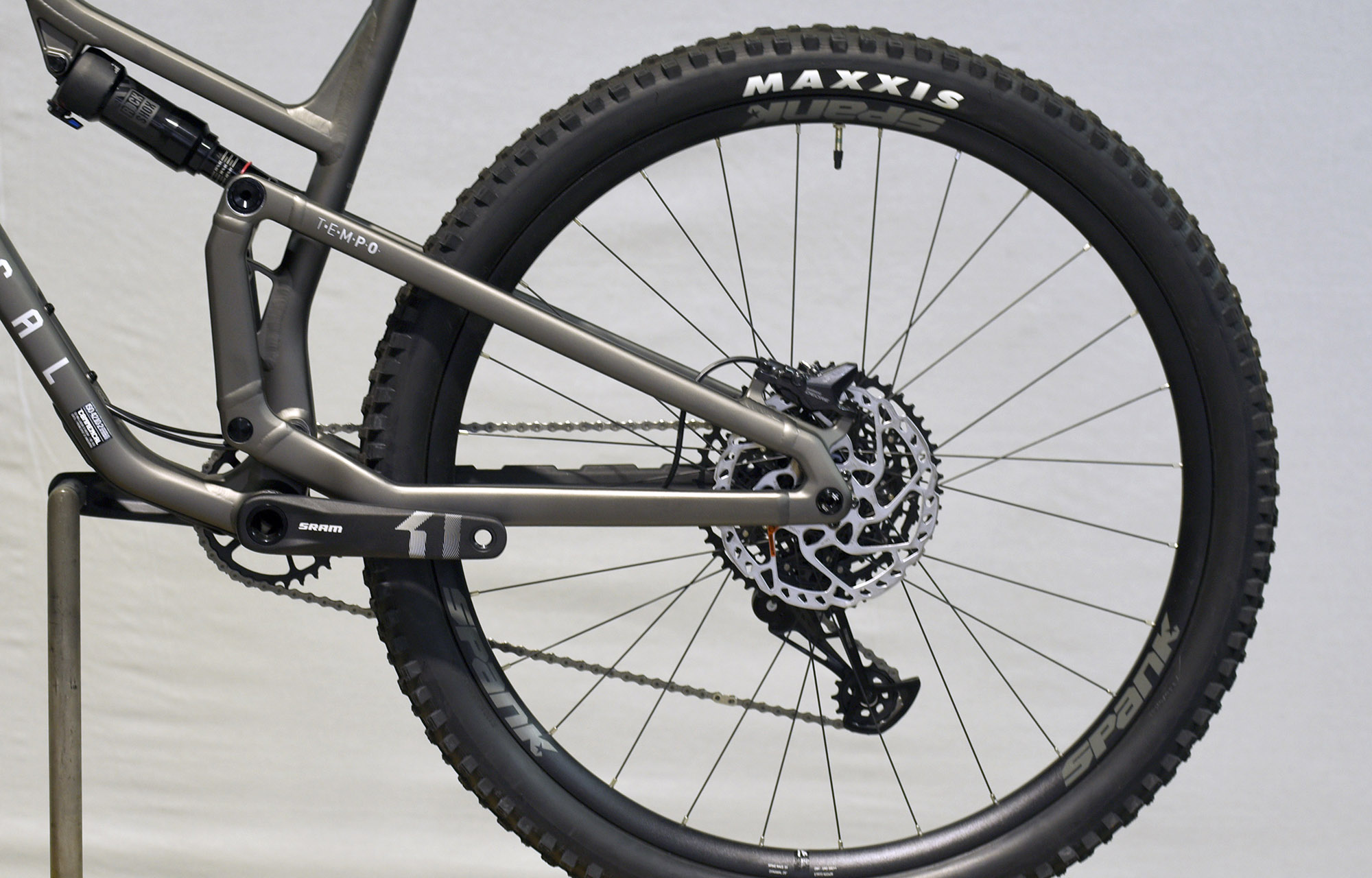 COMMENCAL T.E.M.P.O. RIDE DARK SLATE - L (22120803) image number null