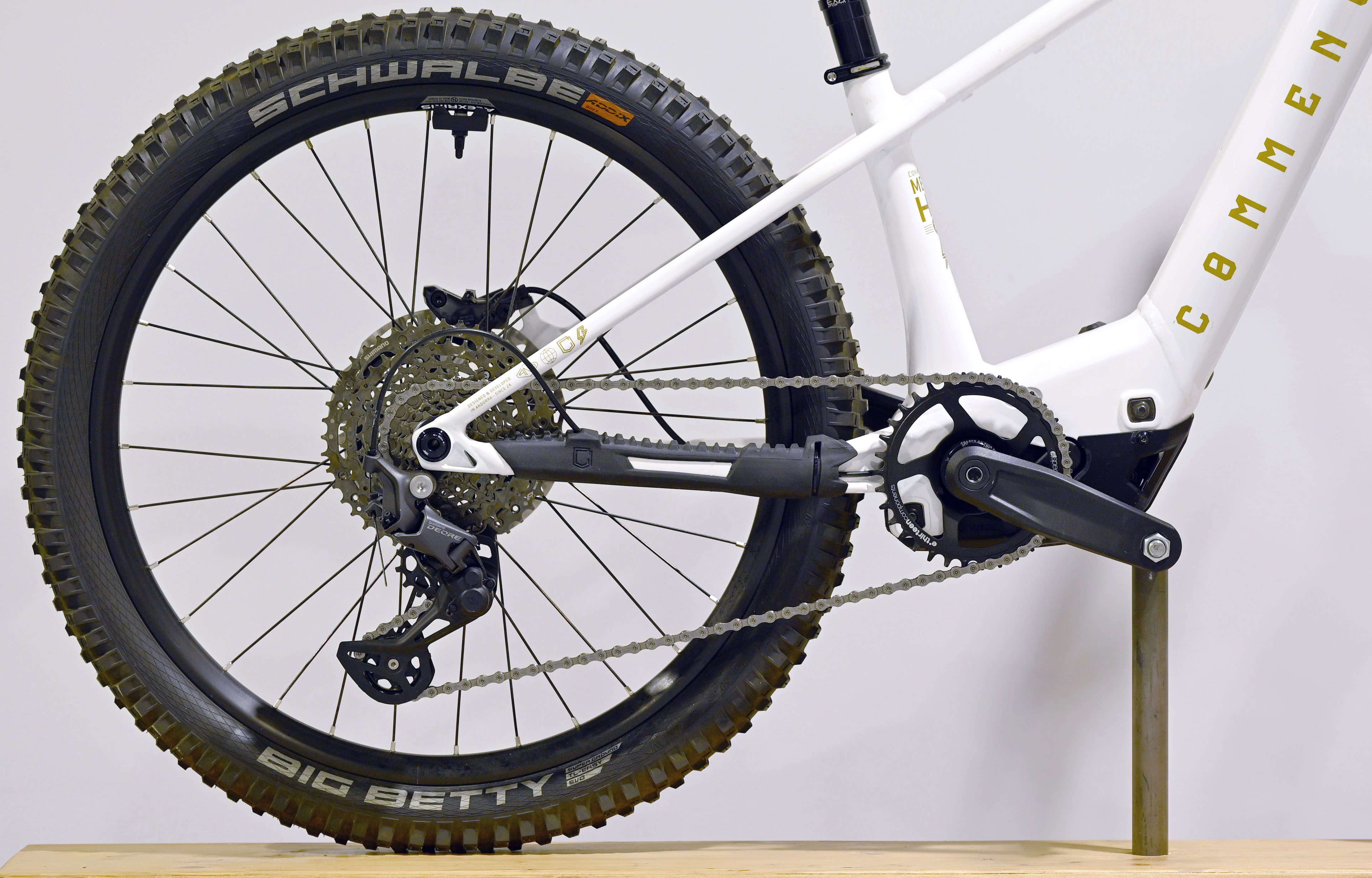 COMMENCAL META HT 24 POWER GLITTERY WHITE -  (24100007) 27 km image number null