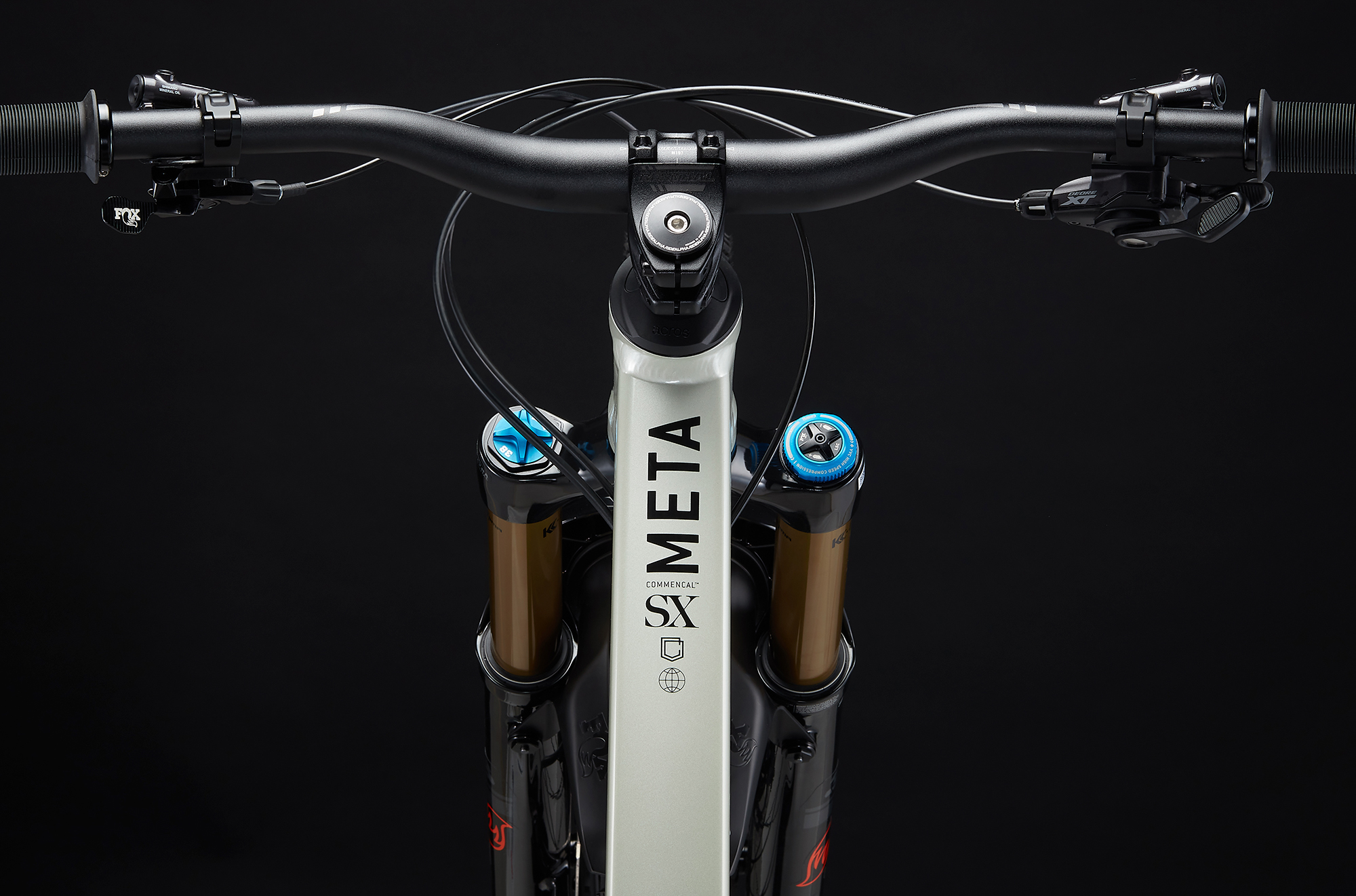 COMMENCAL META SX V5 SIGNATURE CLEAR SILVER image number null