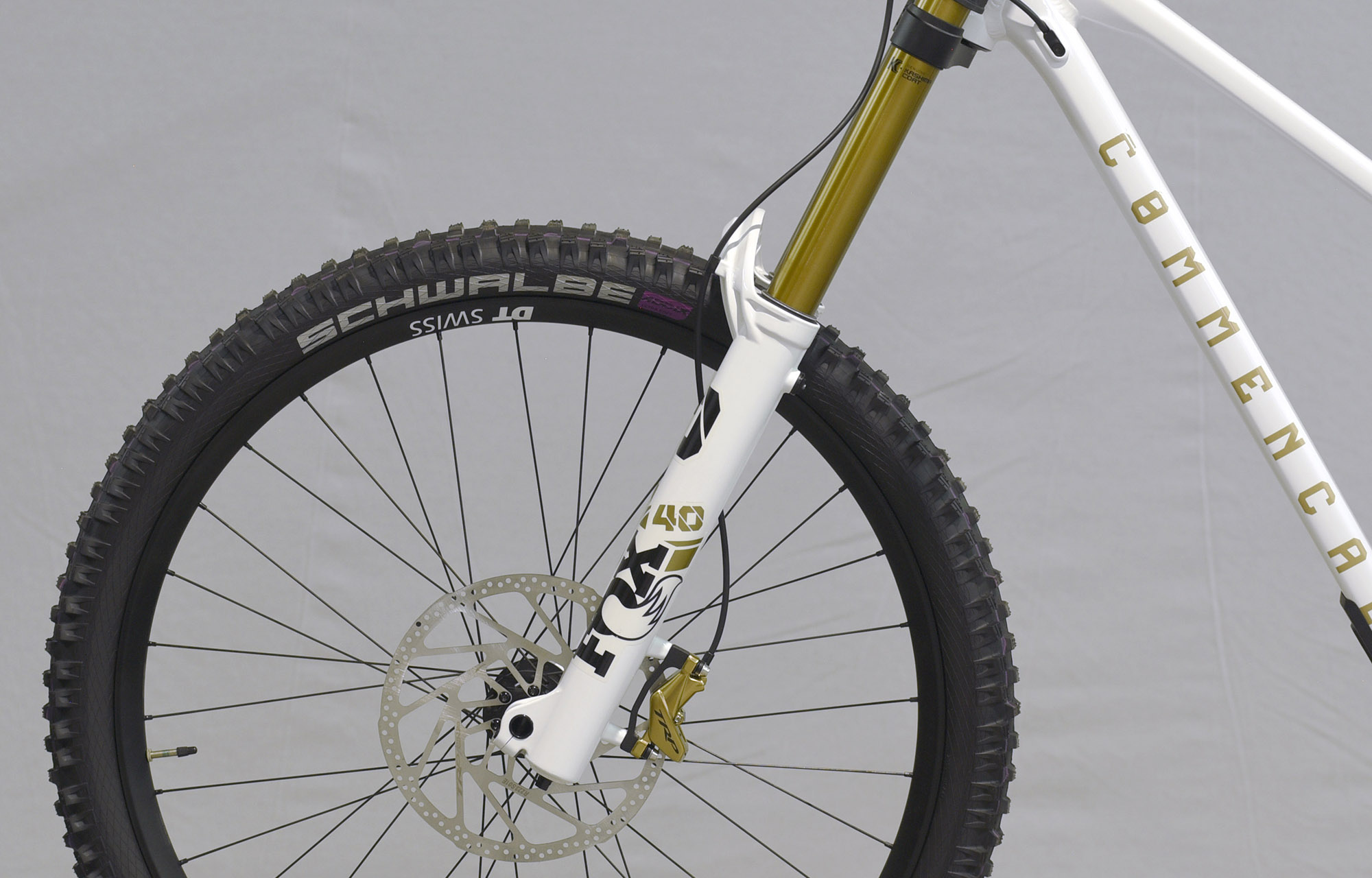 COMMENCAL SUPREME DH V5 SIGNATURE LTD PURE WHITE - L (23151003) image number null