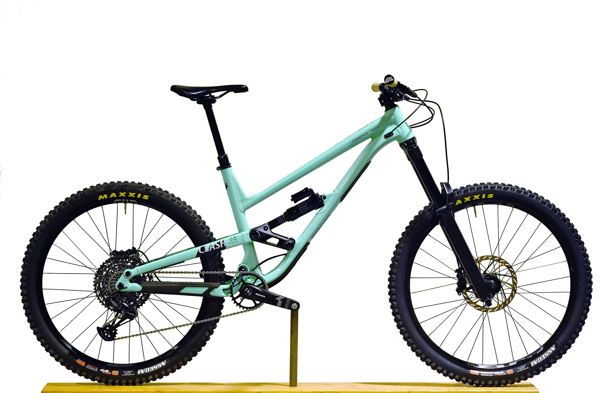 COMMENCAL CLASH RIDE EMERALD GREEN - L (23130103) image number null