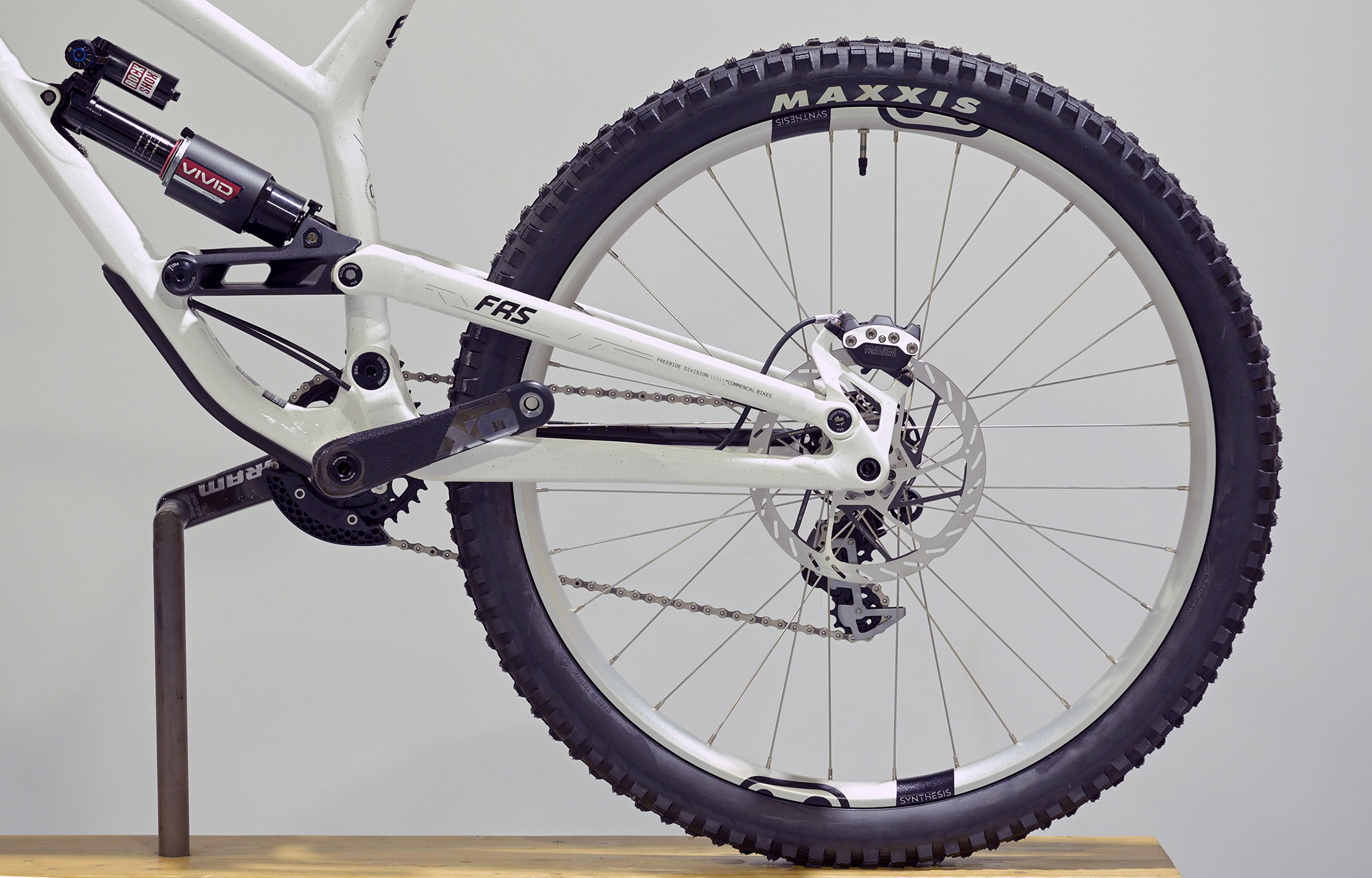 COMMENCAL FRS ULTIMATE WHISTLER EDITION 2 - M (24158202) image cover number large 5