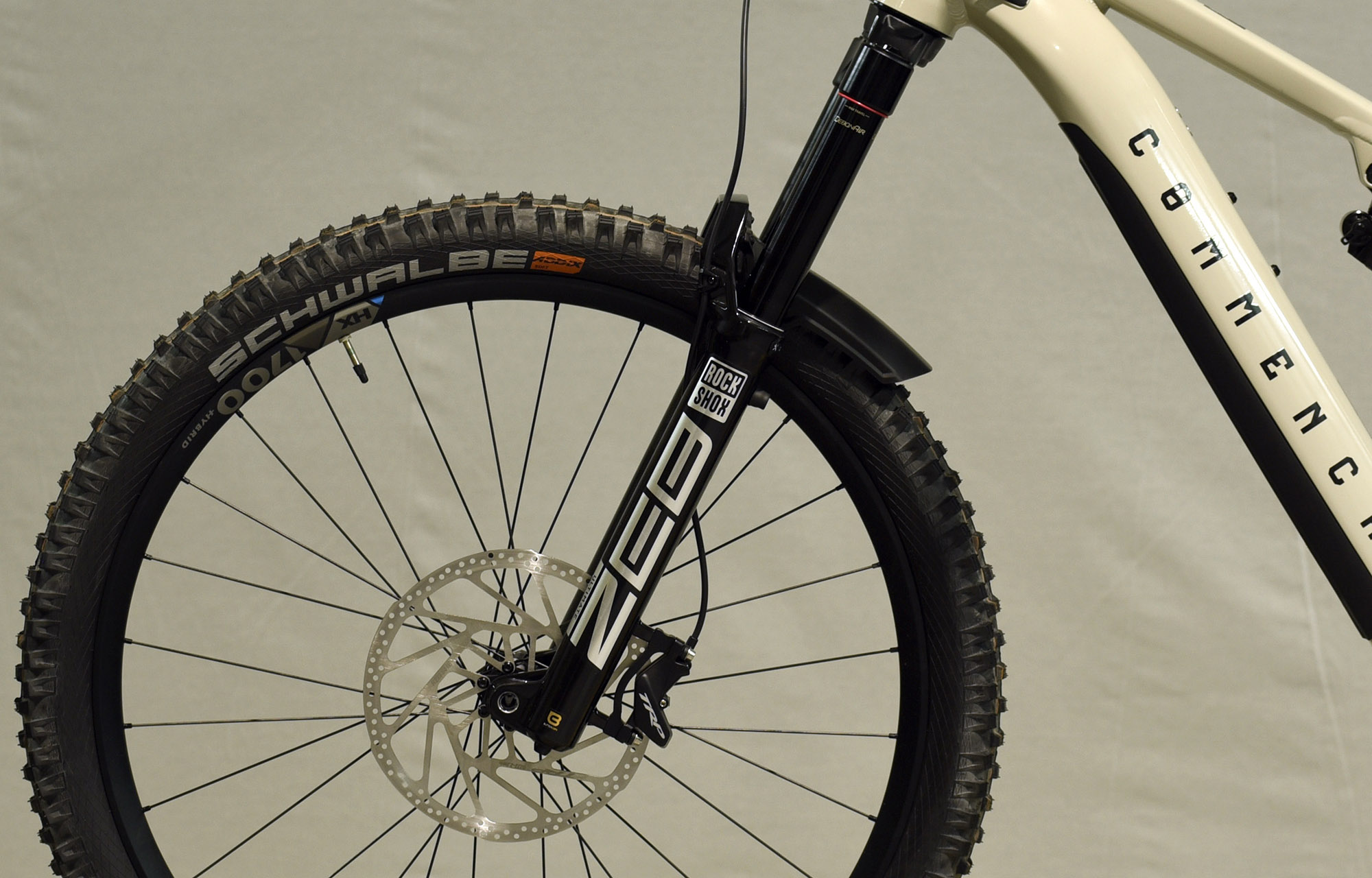 COMMENCAL META POWER SX BOSCH RACE CHALK - L (23181403) 3 km image number null