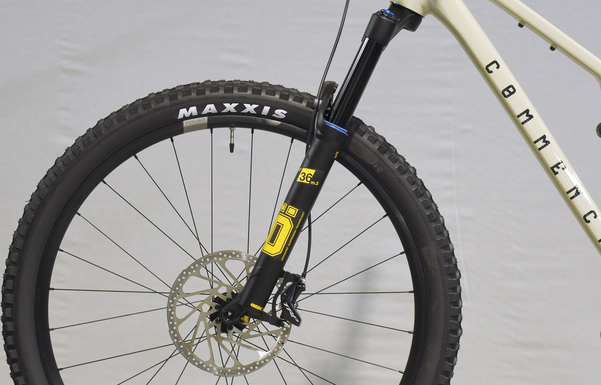 COMMENCAL T.E.M.P.O. OHLINS EDITION CHALK - L (22123903) image number null