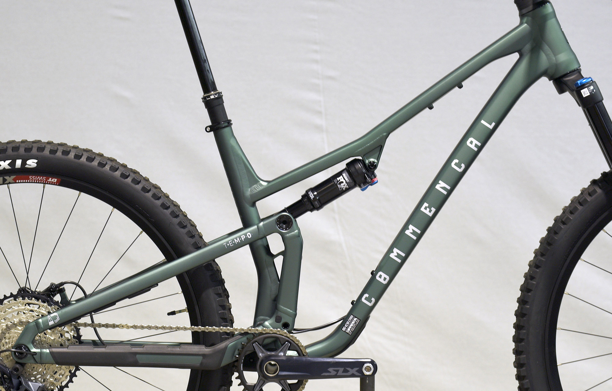 COMMENCAL T.E.M.P.O. ESSENTIAL METALLIC GREEN - L (22120903) image number null