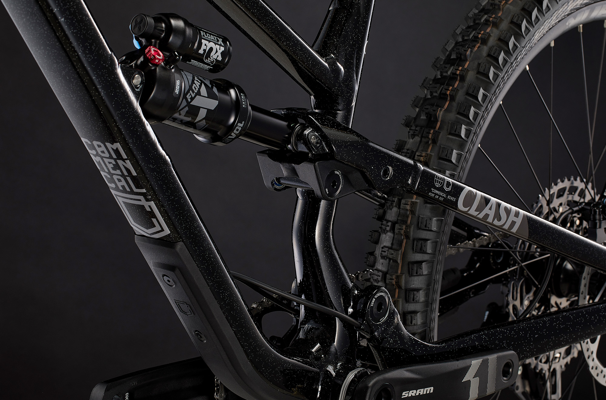 COMMENCAL CLASH XS GLITTERY BLACK image number null