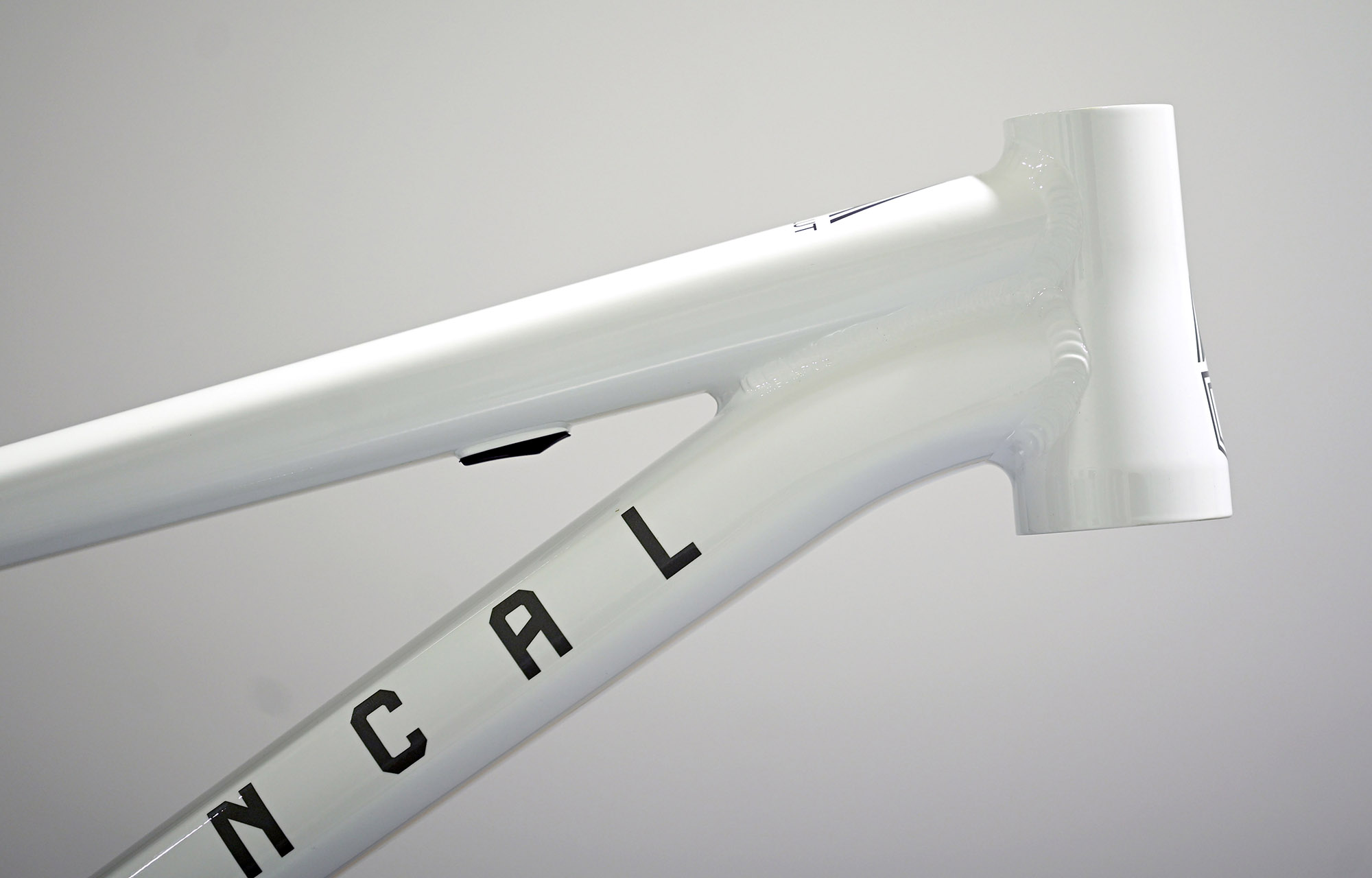 FRAME COMMENCAL ABSOLUT PURE WHITE - M (22240402) image number null