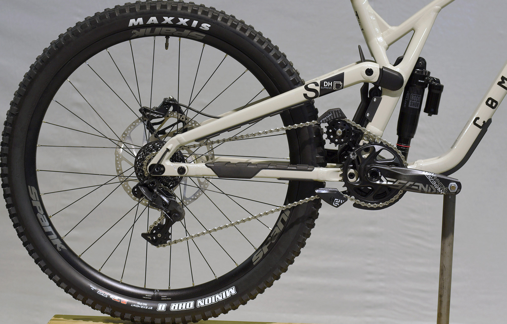 COMMENCAL SUPREME DH V5 RIDE CHALK - L (23150003) image number null