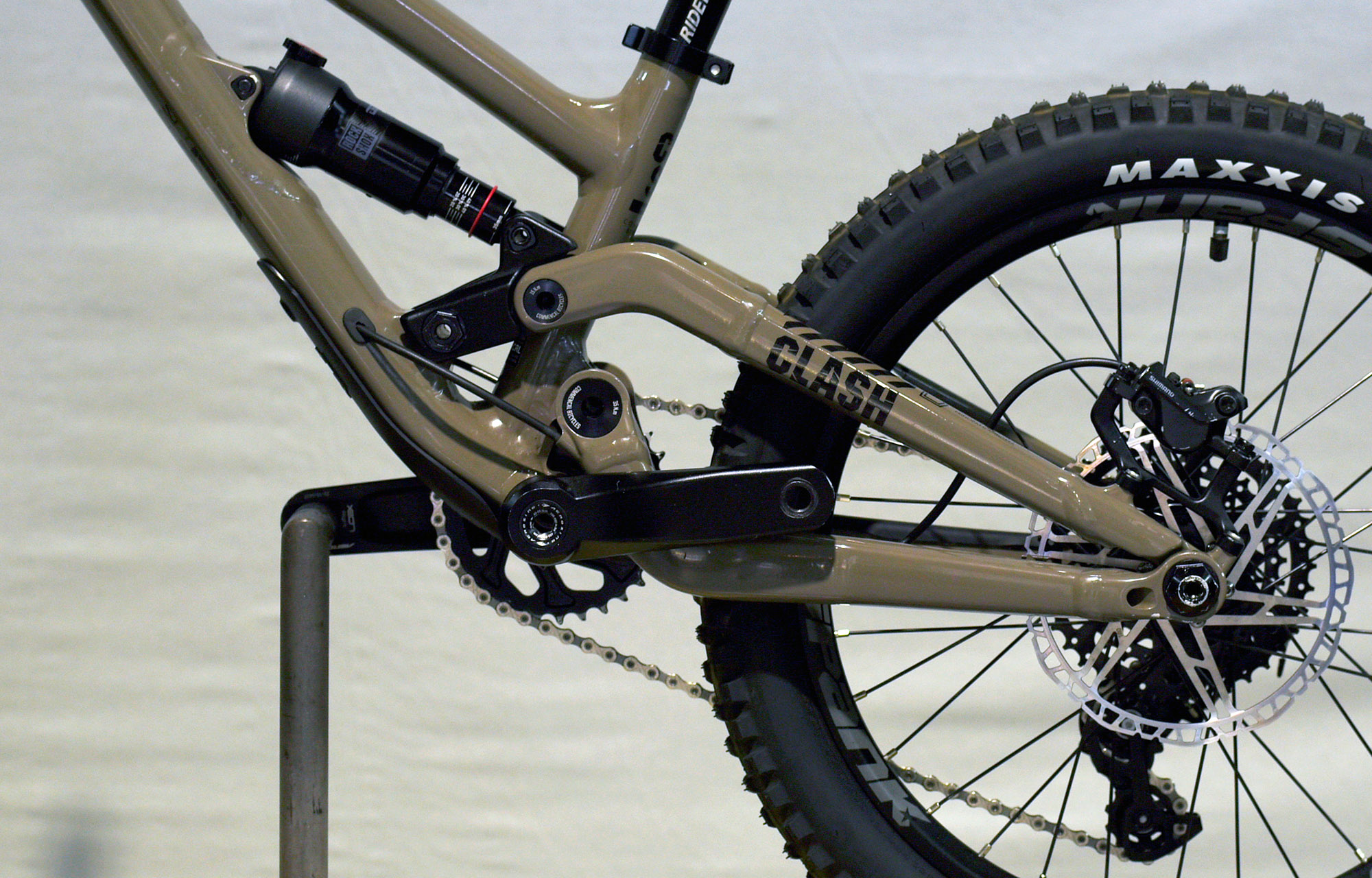 COMMENCAL CLASH 20 V1 DIRT - 20 (21175000) image number null