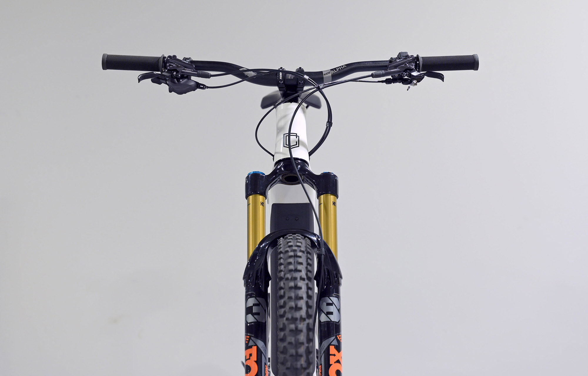 COMMENCAL META POWER SX BOSCH SIGNATURE PURE WHITE - L (22181903) 254 km image cover number large 3